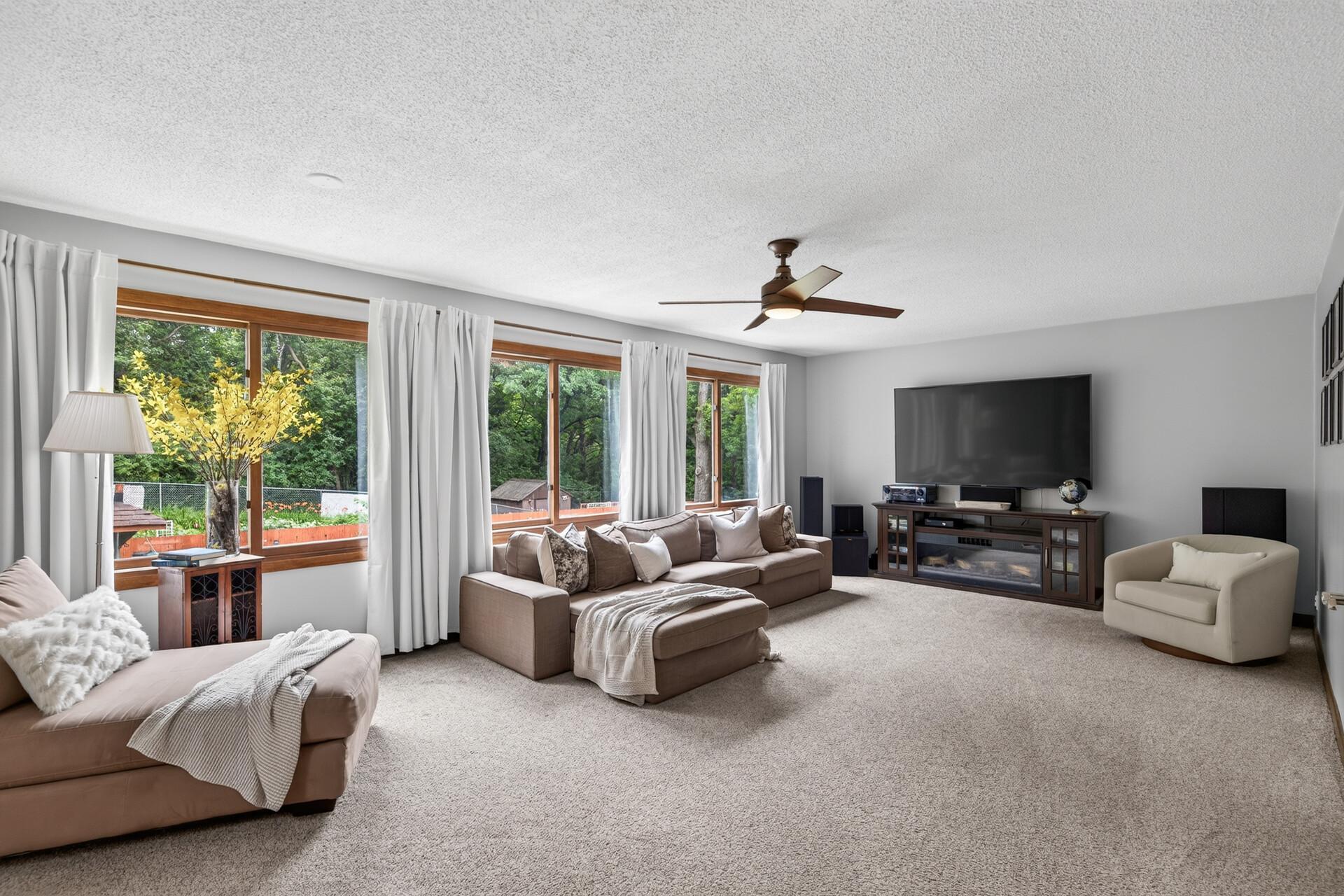 14623 Orchard Road Property Photo 5