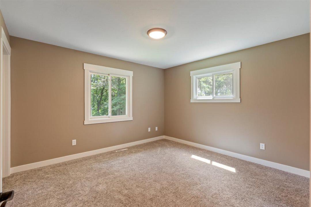 12882 Kingwood Drive Property Photo 8