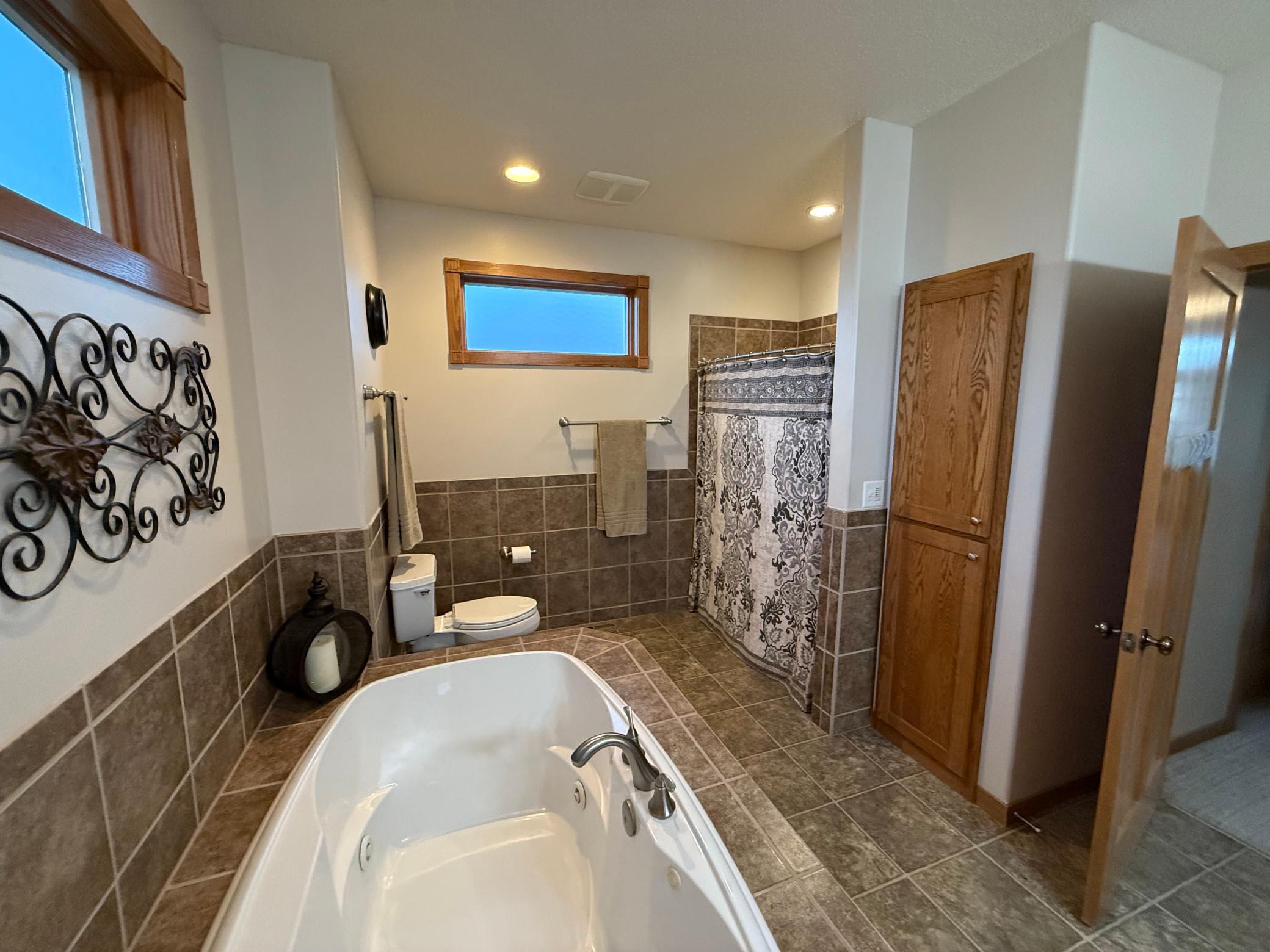 1007 6 Avenue Ne Property Photo 35