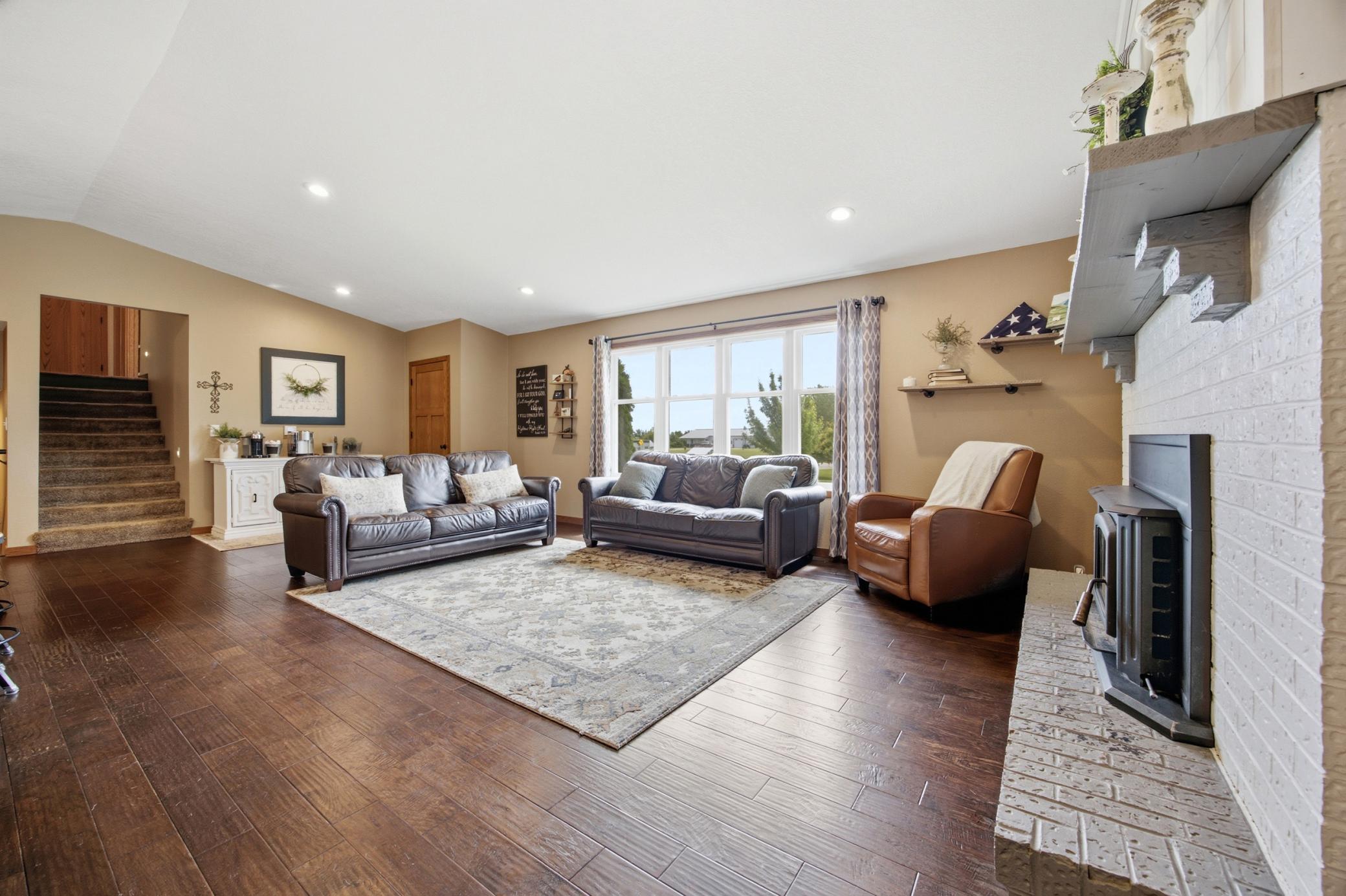 16824 County Highway 11 Property Photo 6