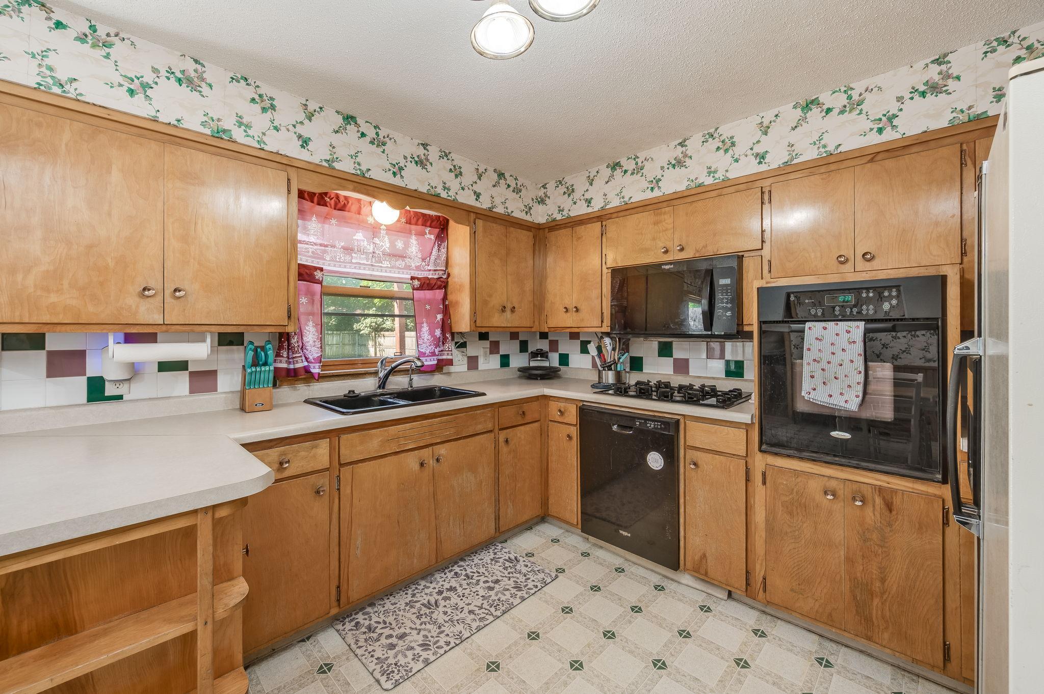 305 Maywood Avenue Property Photo 12