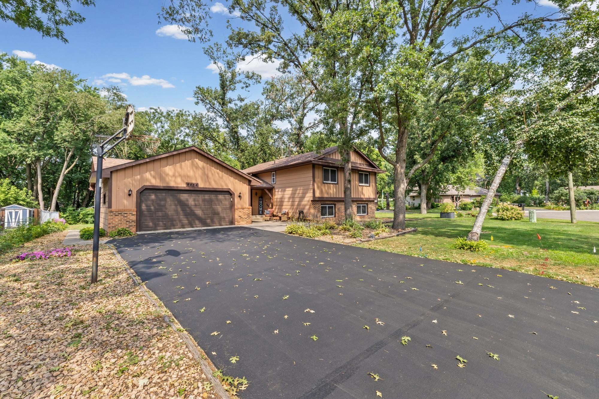 8454 Pleasant View Drive Property Photo 1