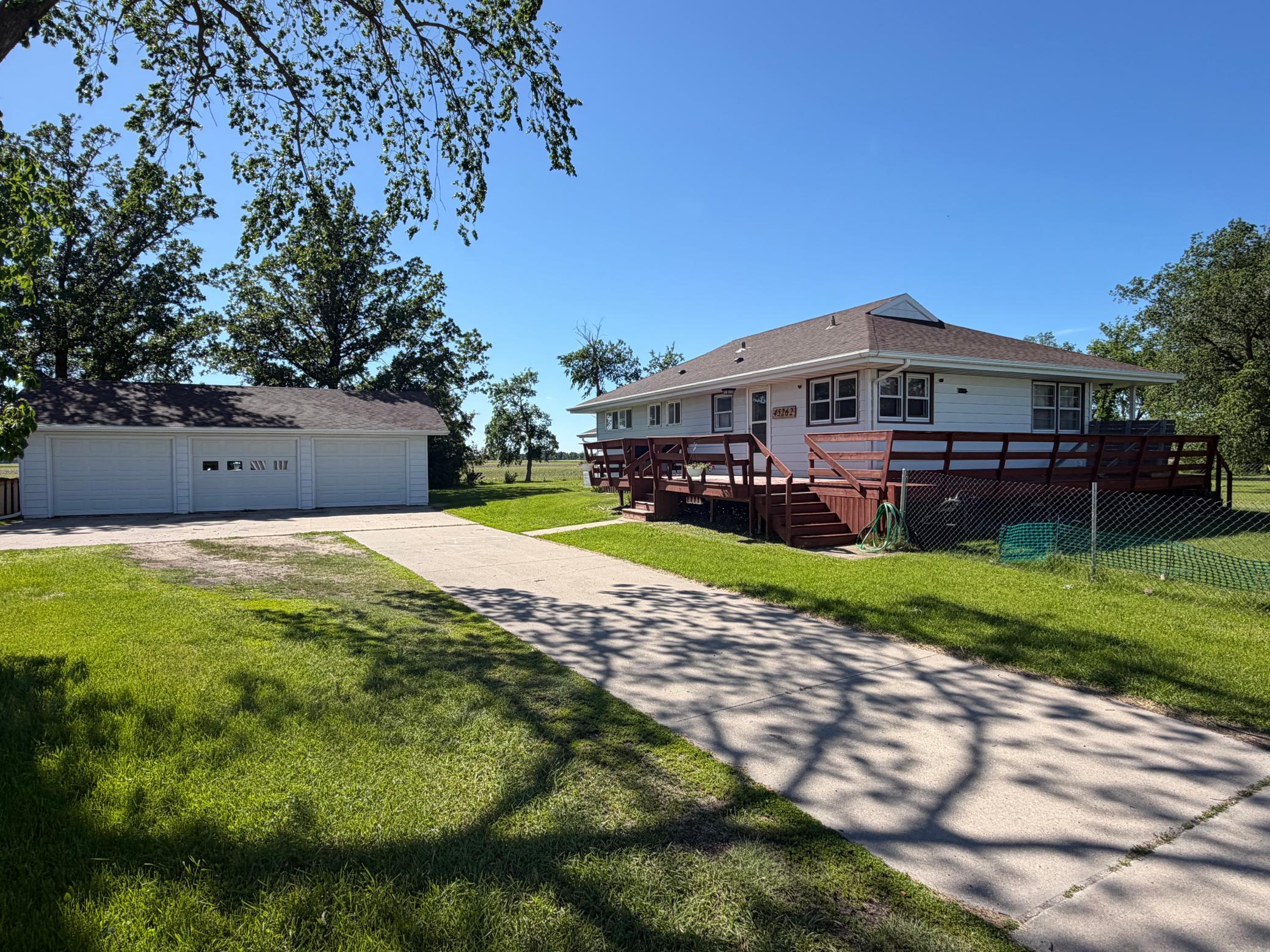 45262 State Highway 11 Property Photo 1