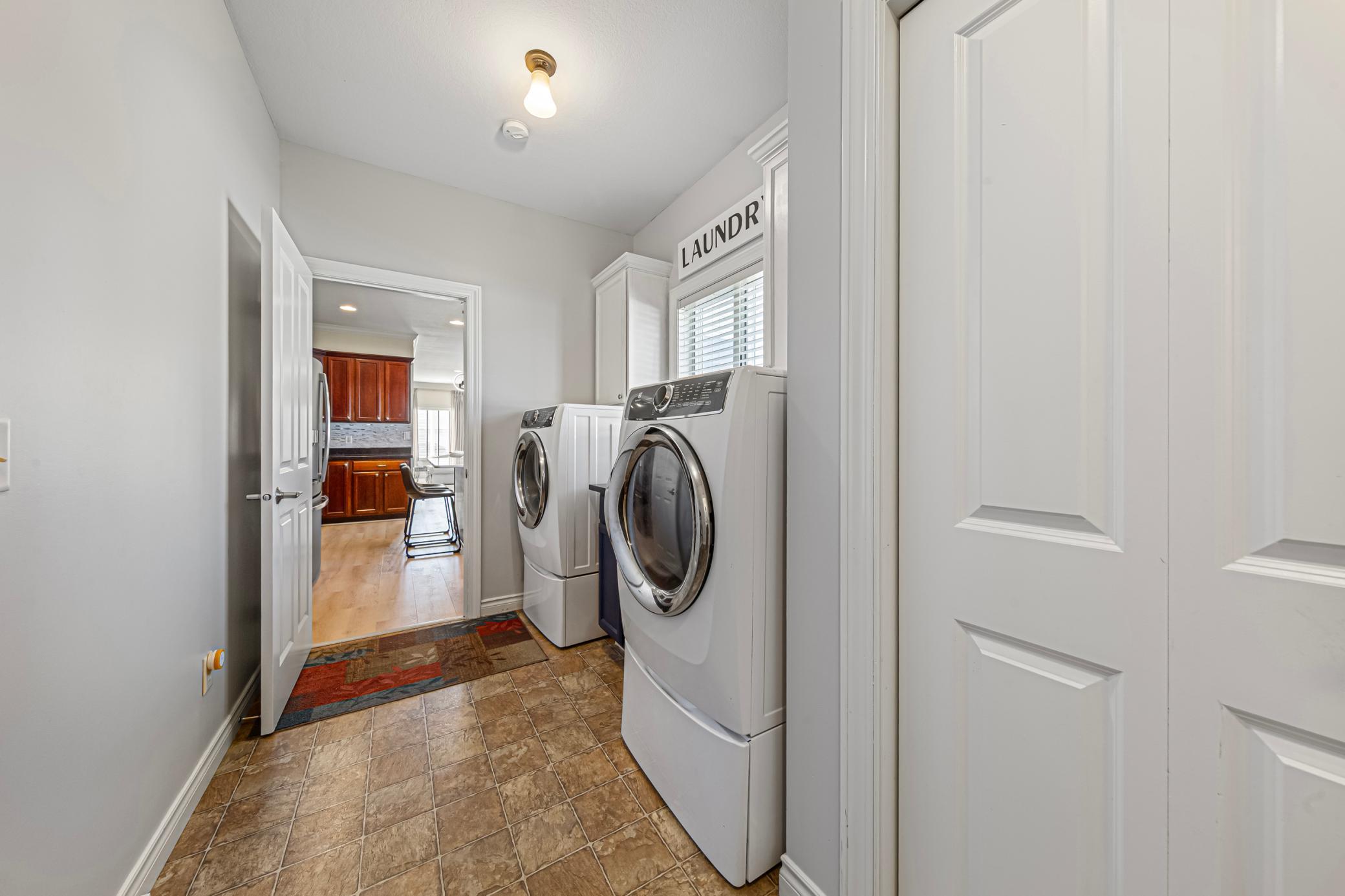 100 Park Place Property Photo 10