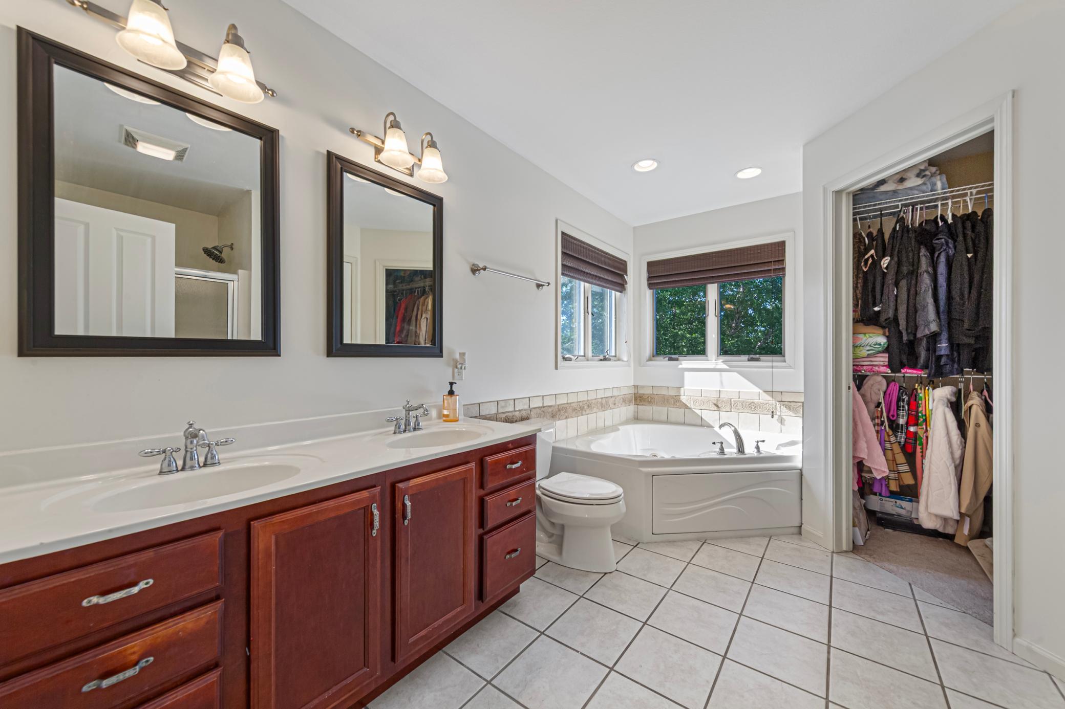 100 Park Place Property Photo 15