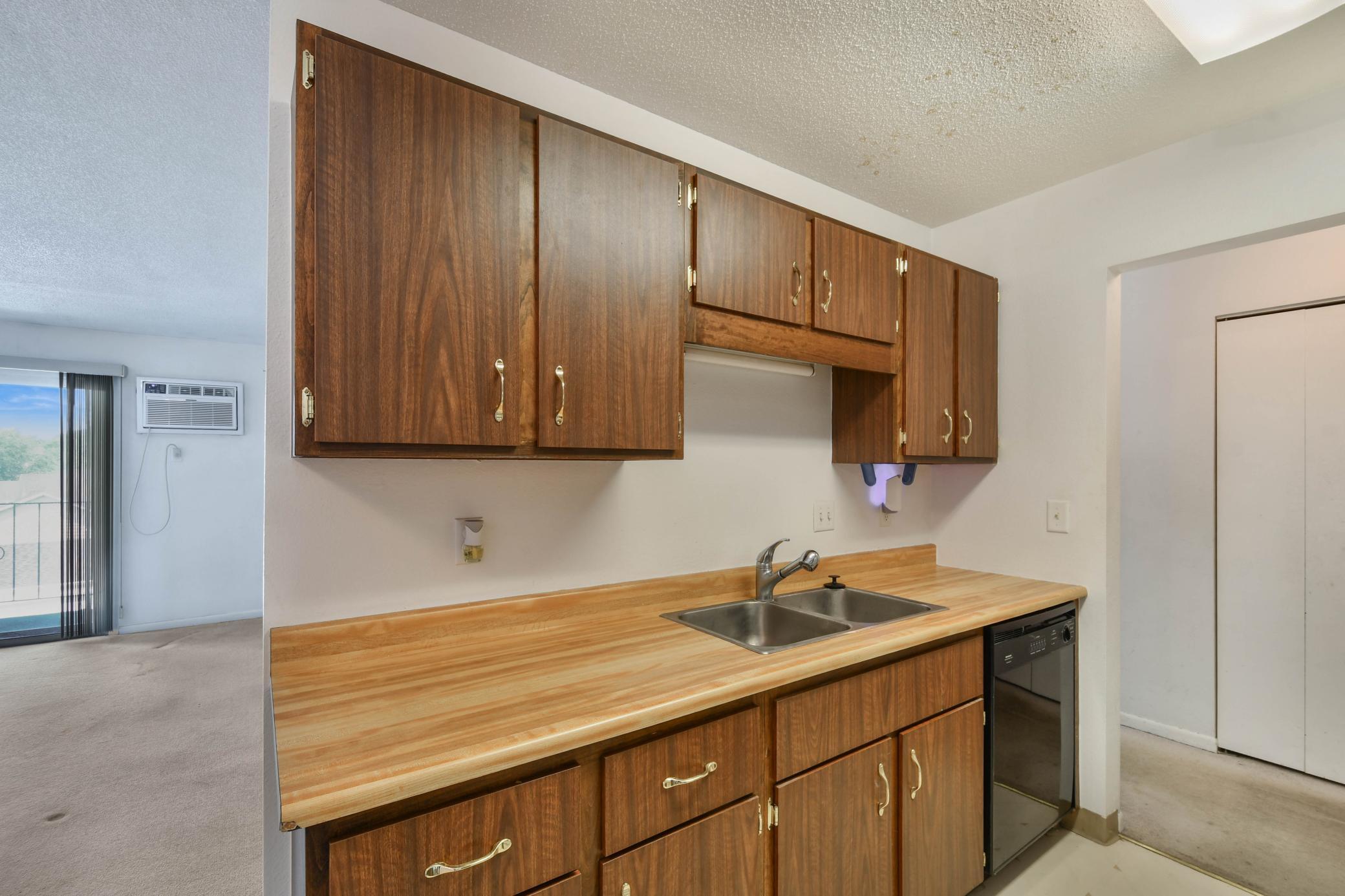 321 Prairiewood Circle S 304 Property Photo 10