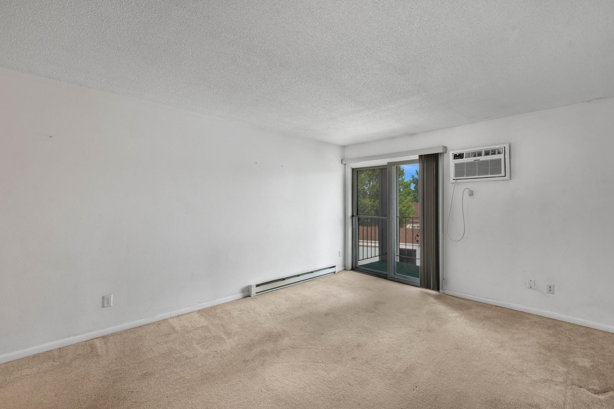 321 Prairiewood Circle S 304 Property Photo 15