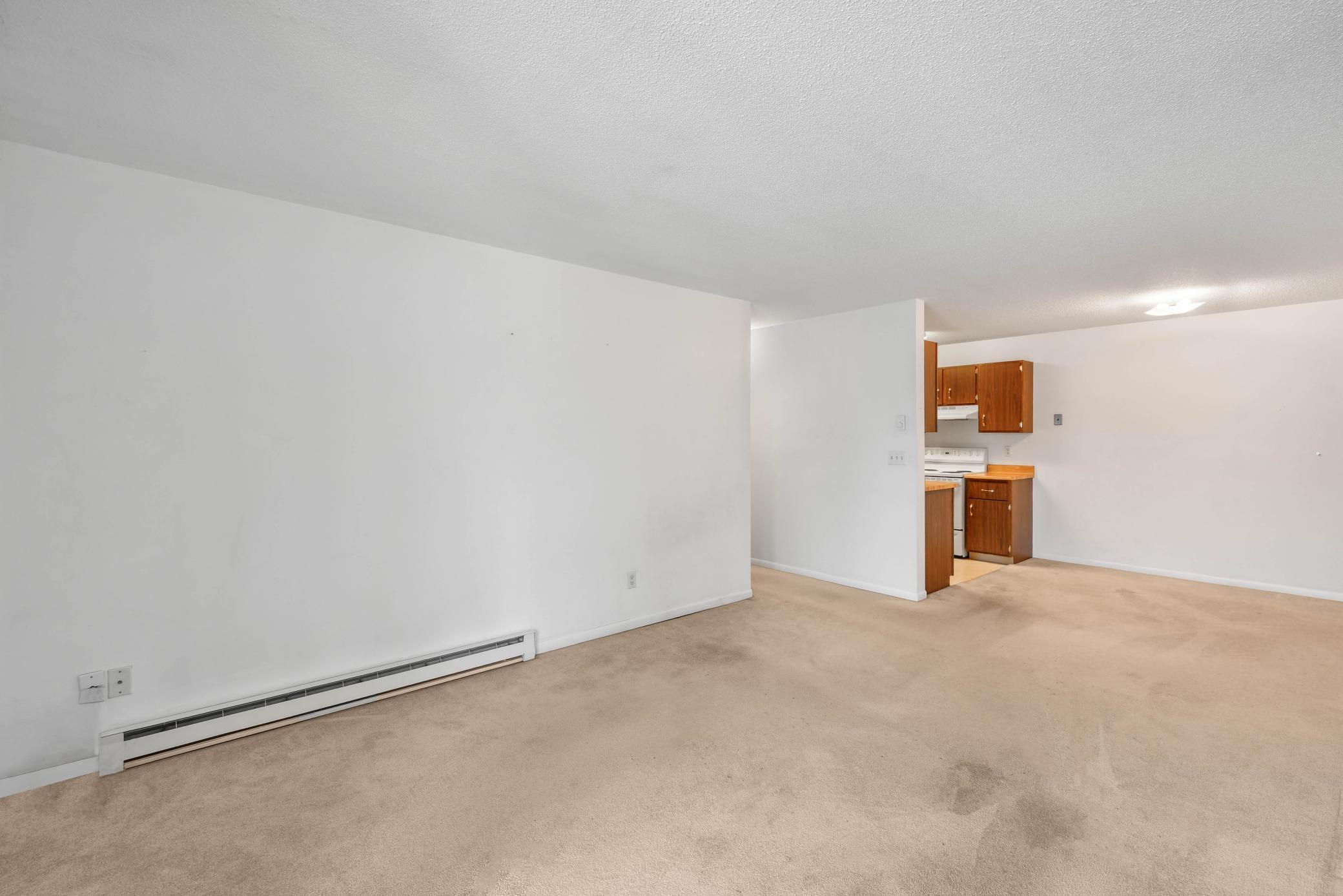 321 Prairiewood Circle S 304 Property Photo 17