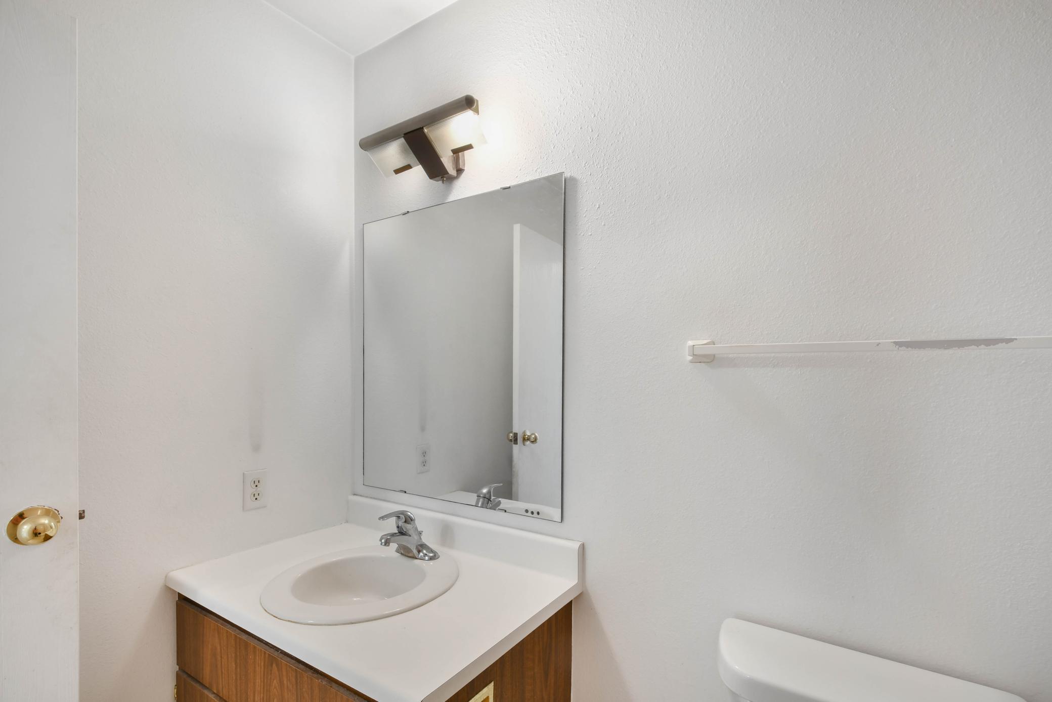 321 Prairiewood Circle S 304 Property Photo 27