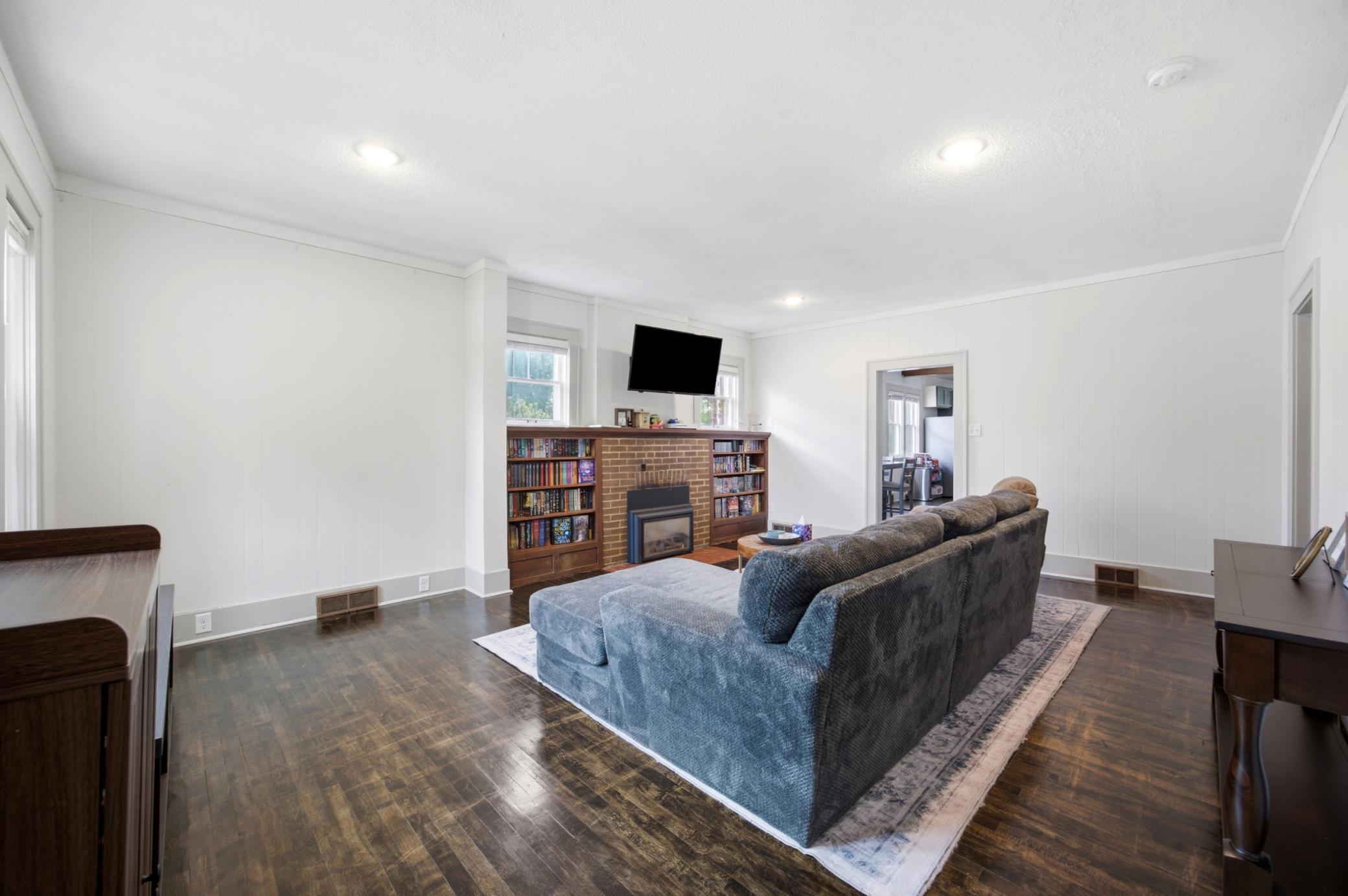 415 9th Street Property Photo 5