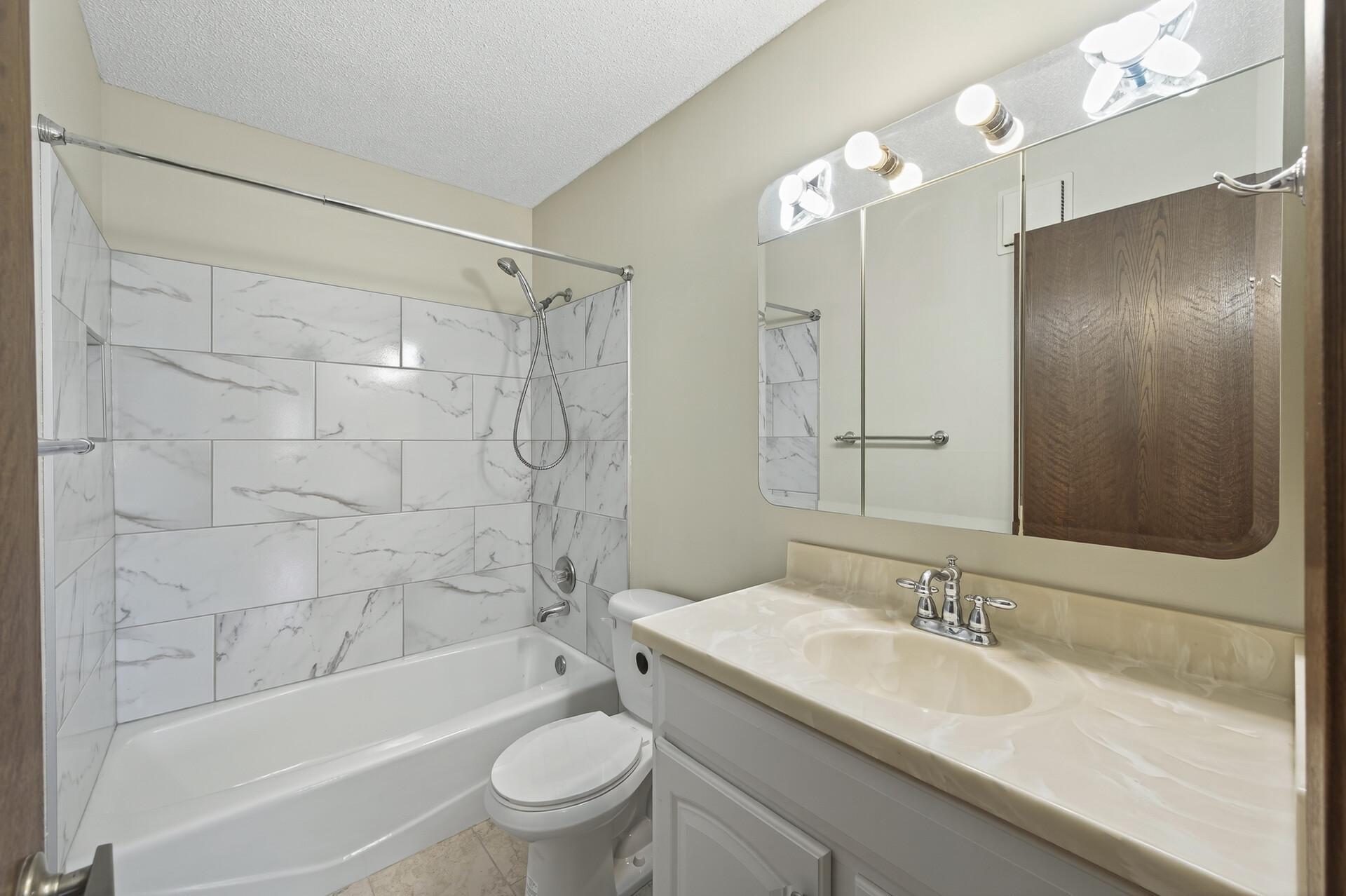 4710 58th Avenue N 202 Property Photo 15