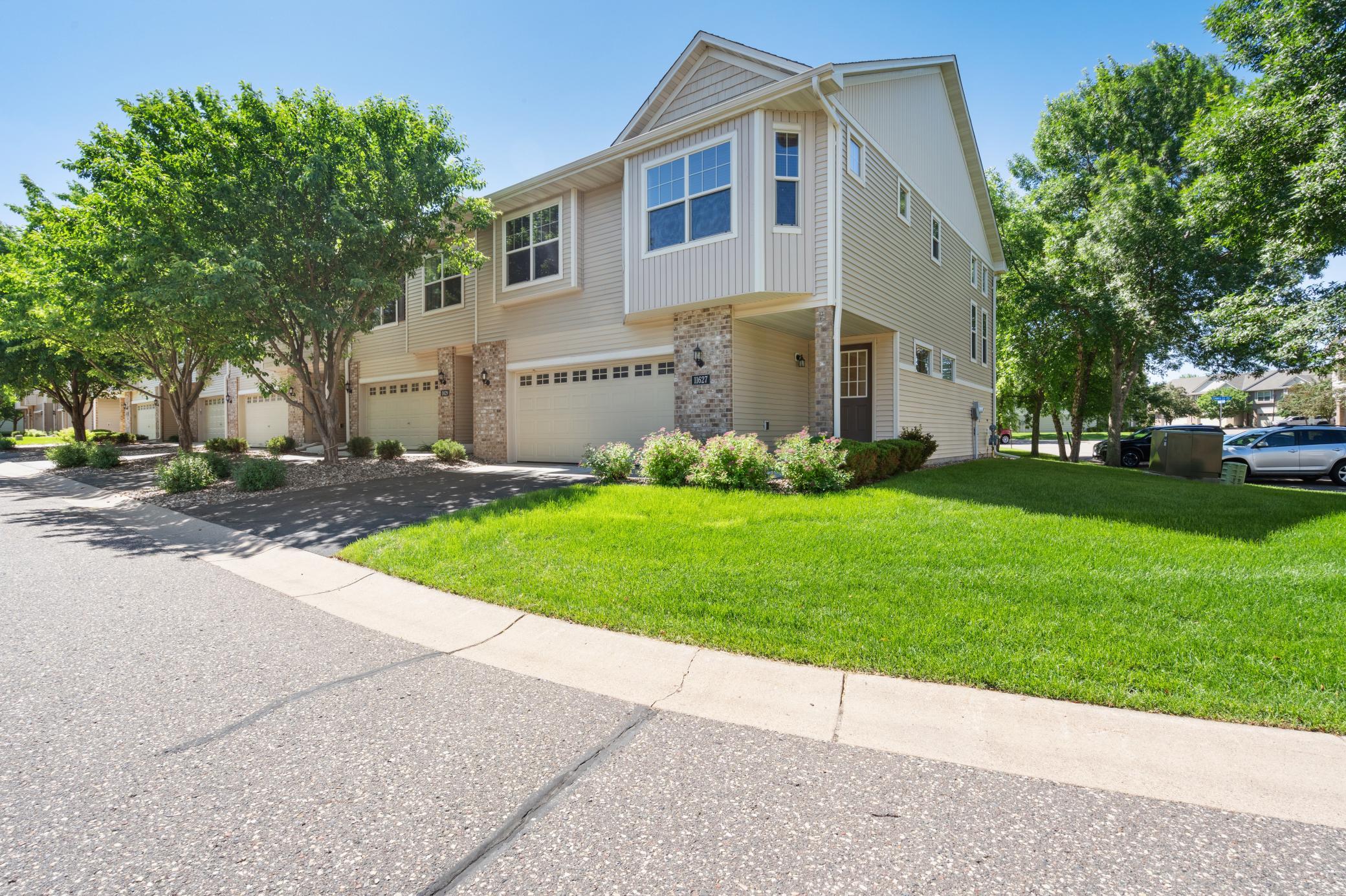 11627 Prospect Curve