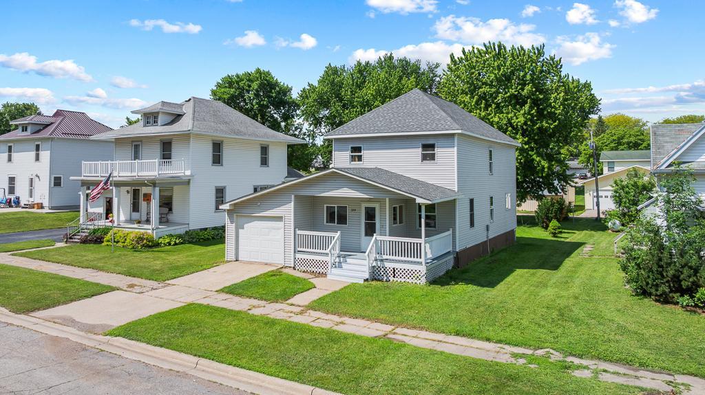 204 1st Street Property Photo 1