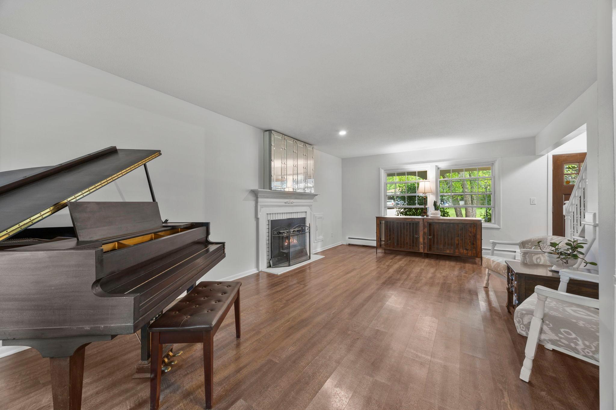 127 16th Avenue Nw Property Photo 3