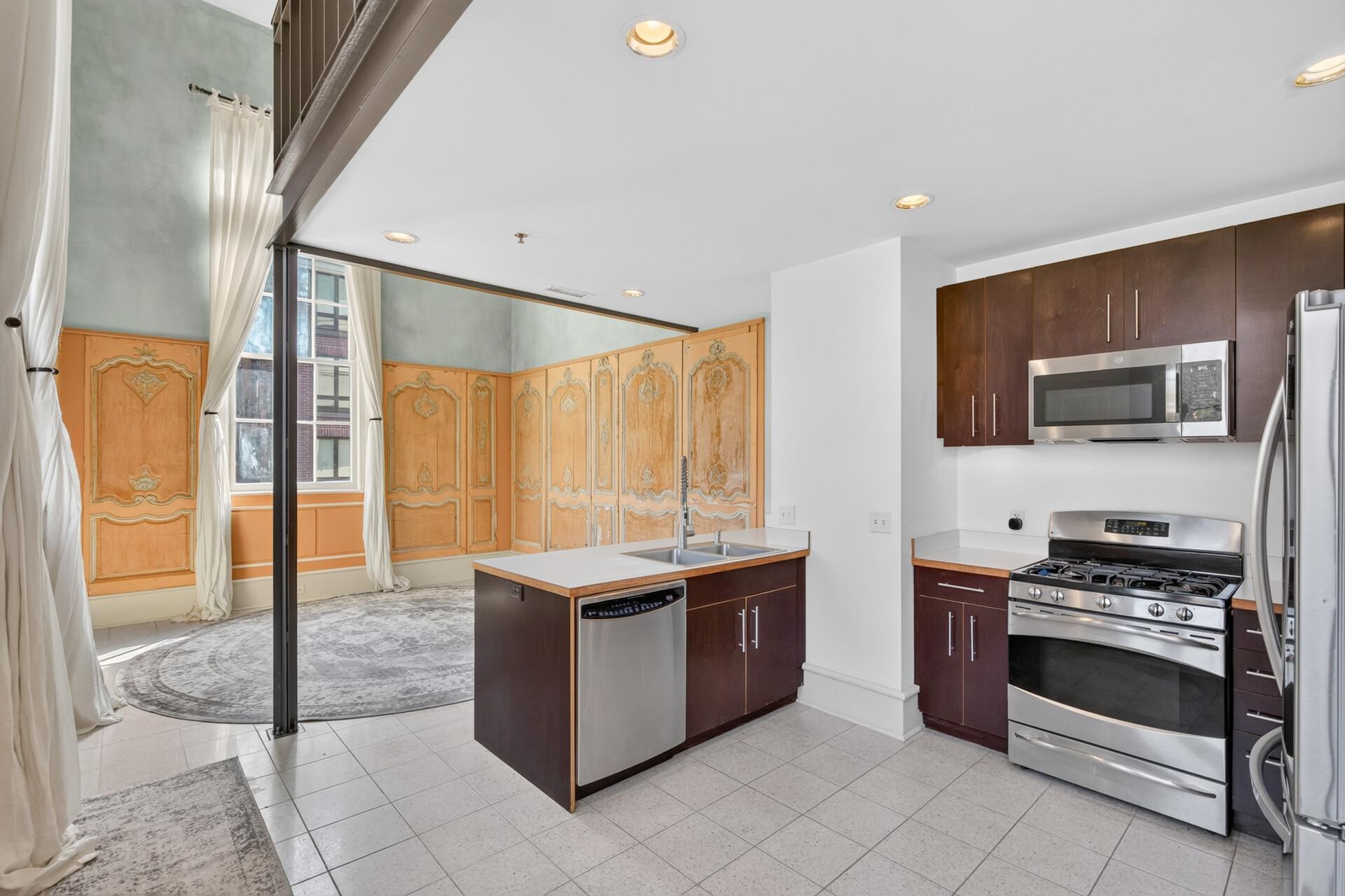 214 4th Street E 101 Property Photo 5