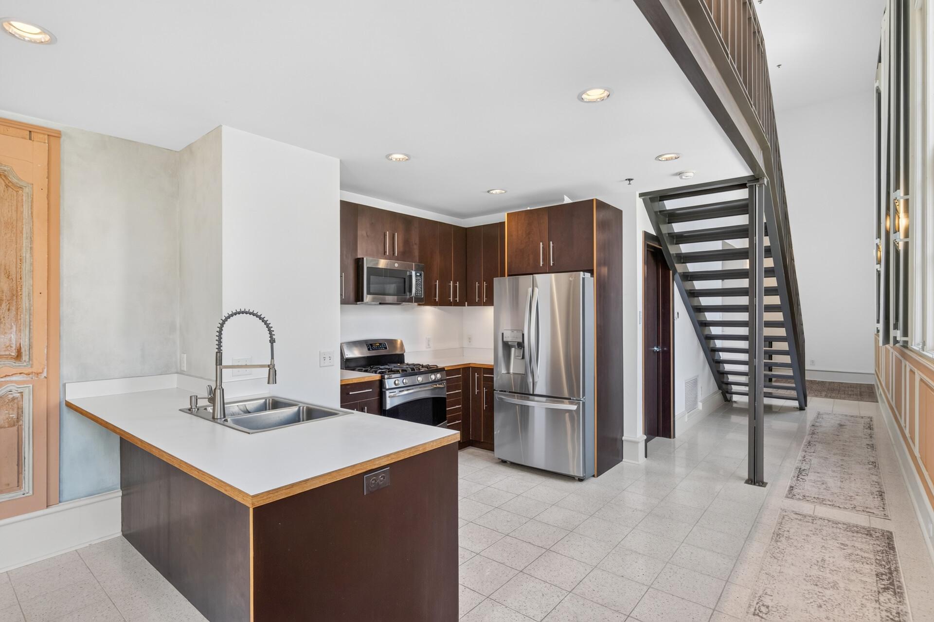 214 4th Street E 101 Property Photo 6