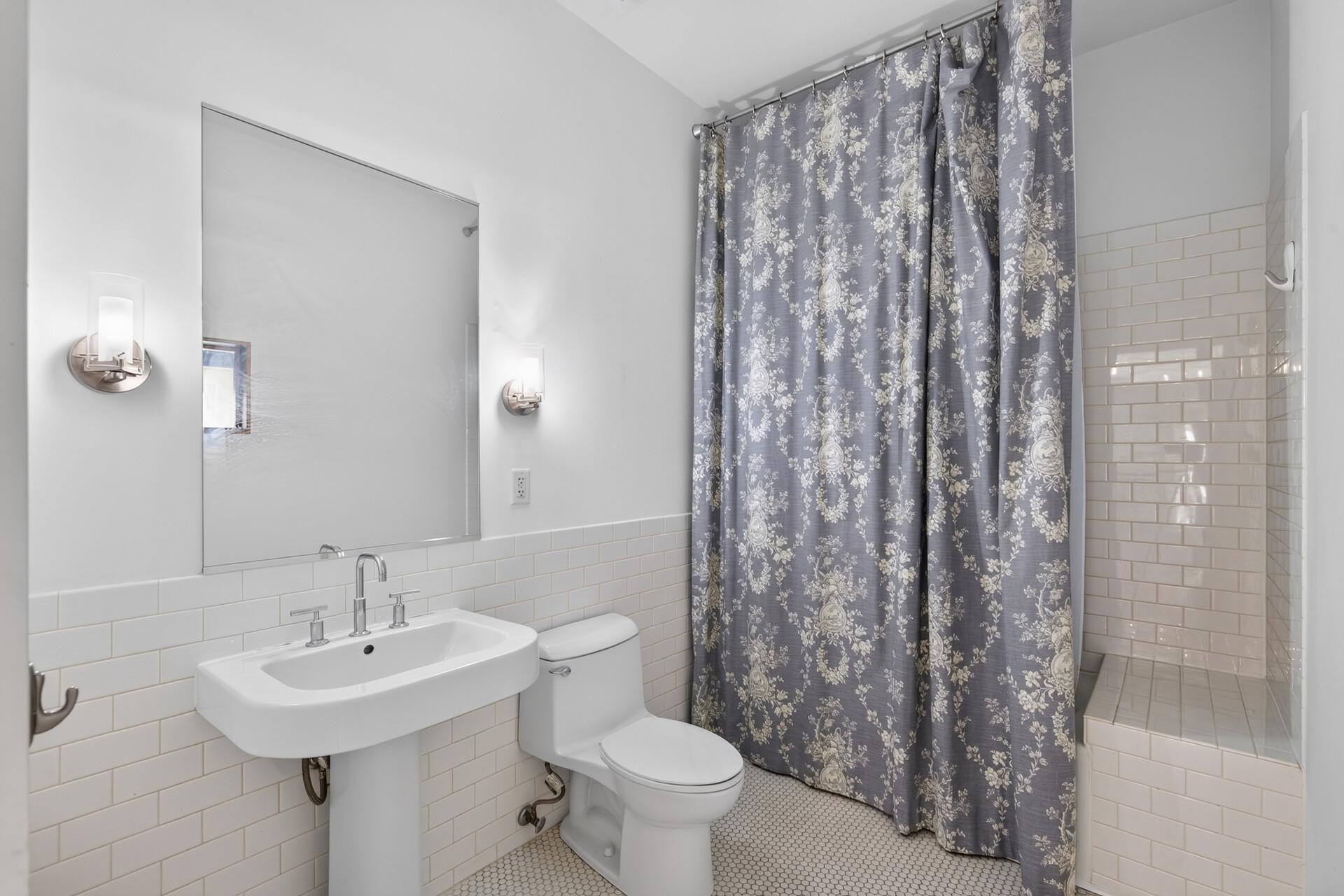 214 4th Street E 101 Property Photo 16