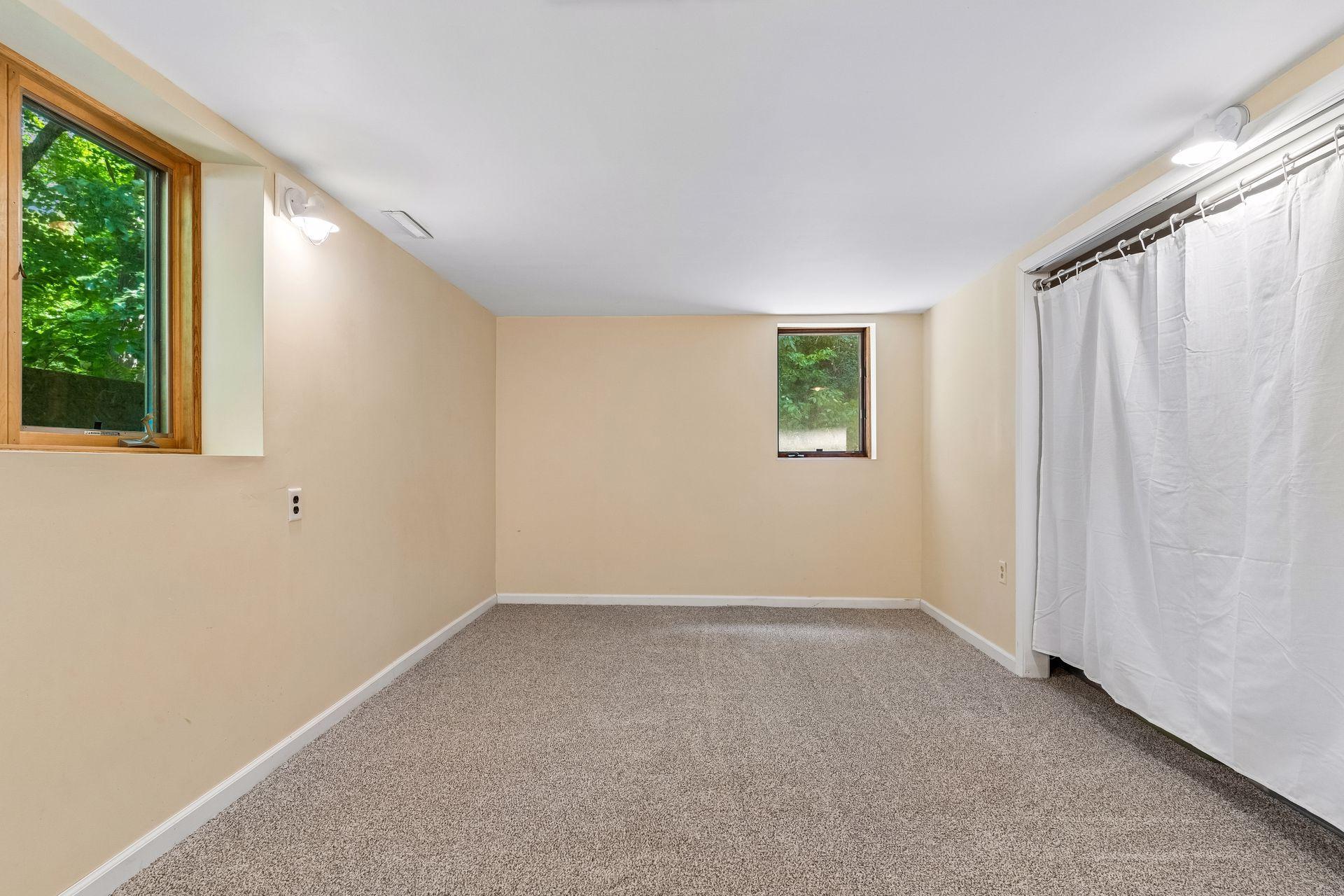 1900 Dundas Boulevard Property Photo 34
