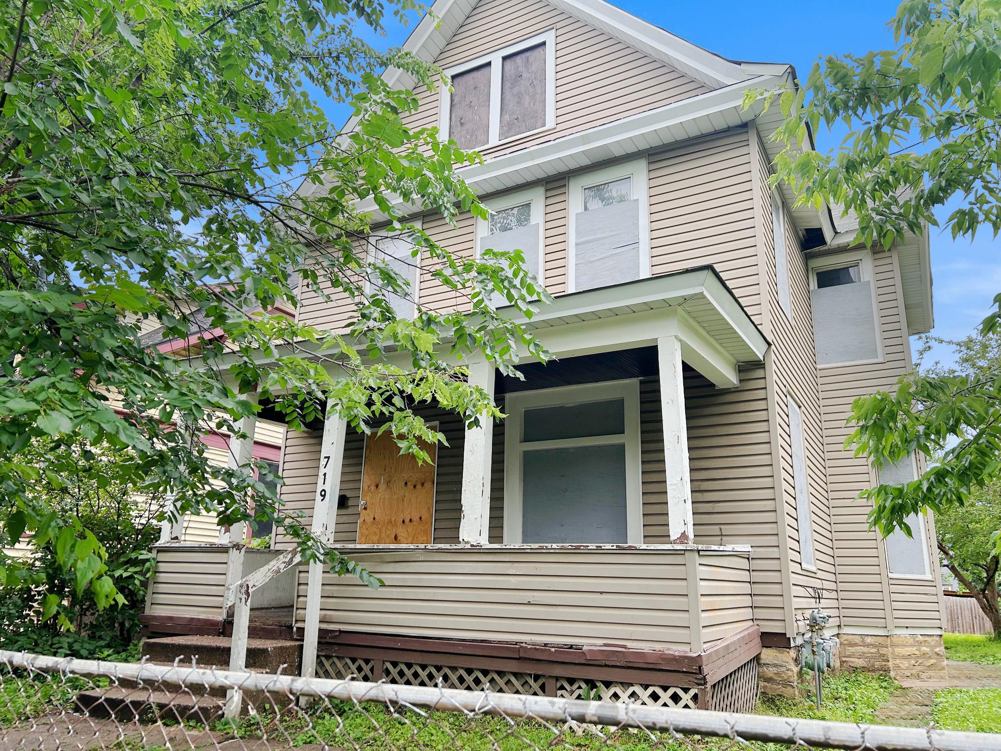 719 Sherburne Avenue Property Photo 1