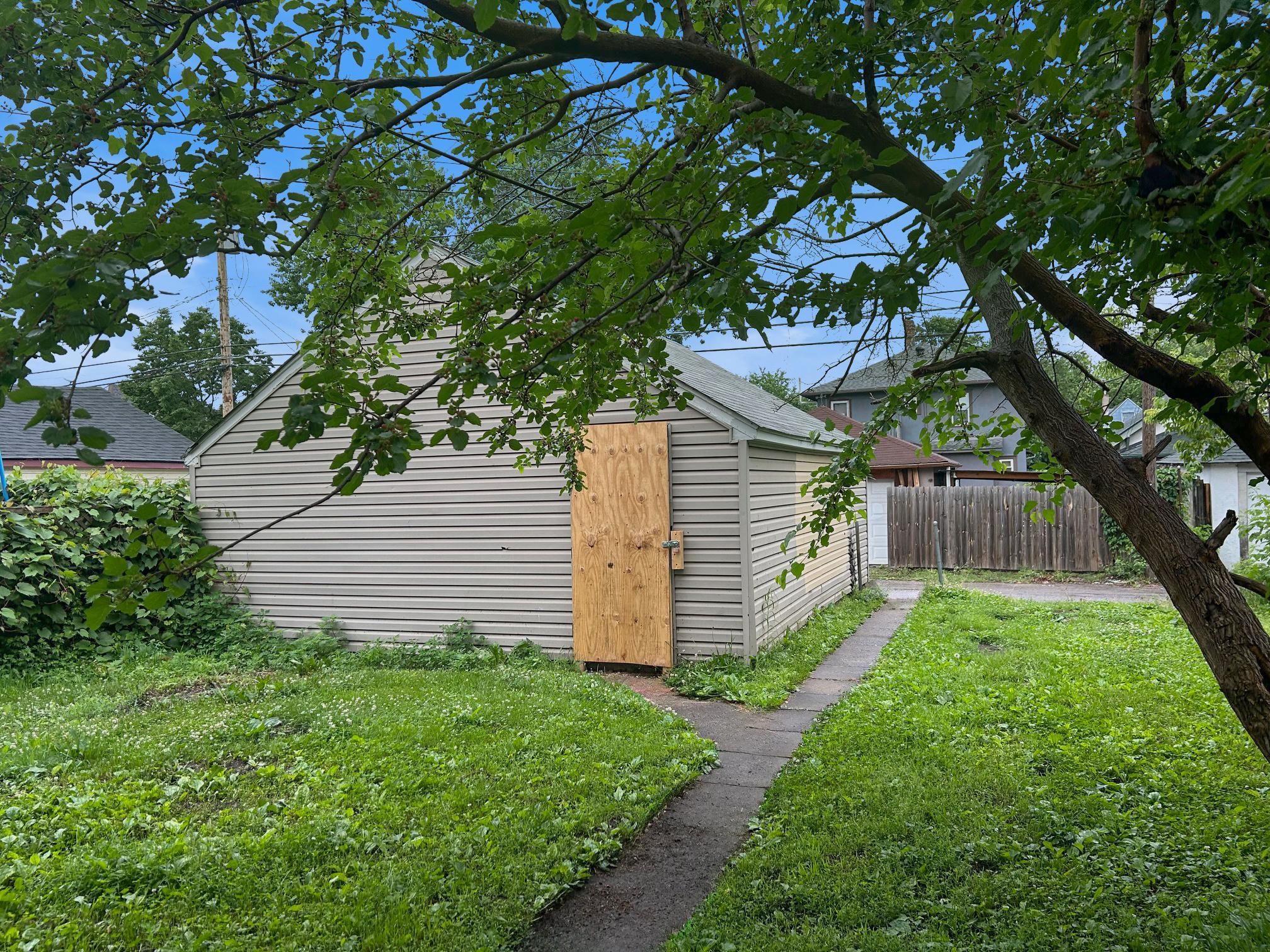 719 Sherburne Avenue Property Photo 2