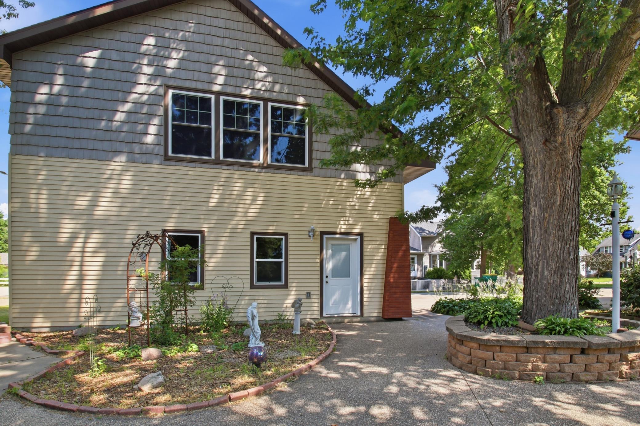 611 N Marshall Avenue Property Photo 8
