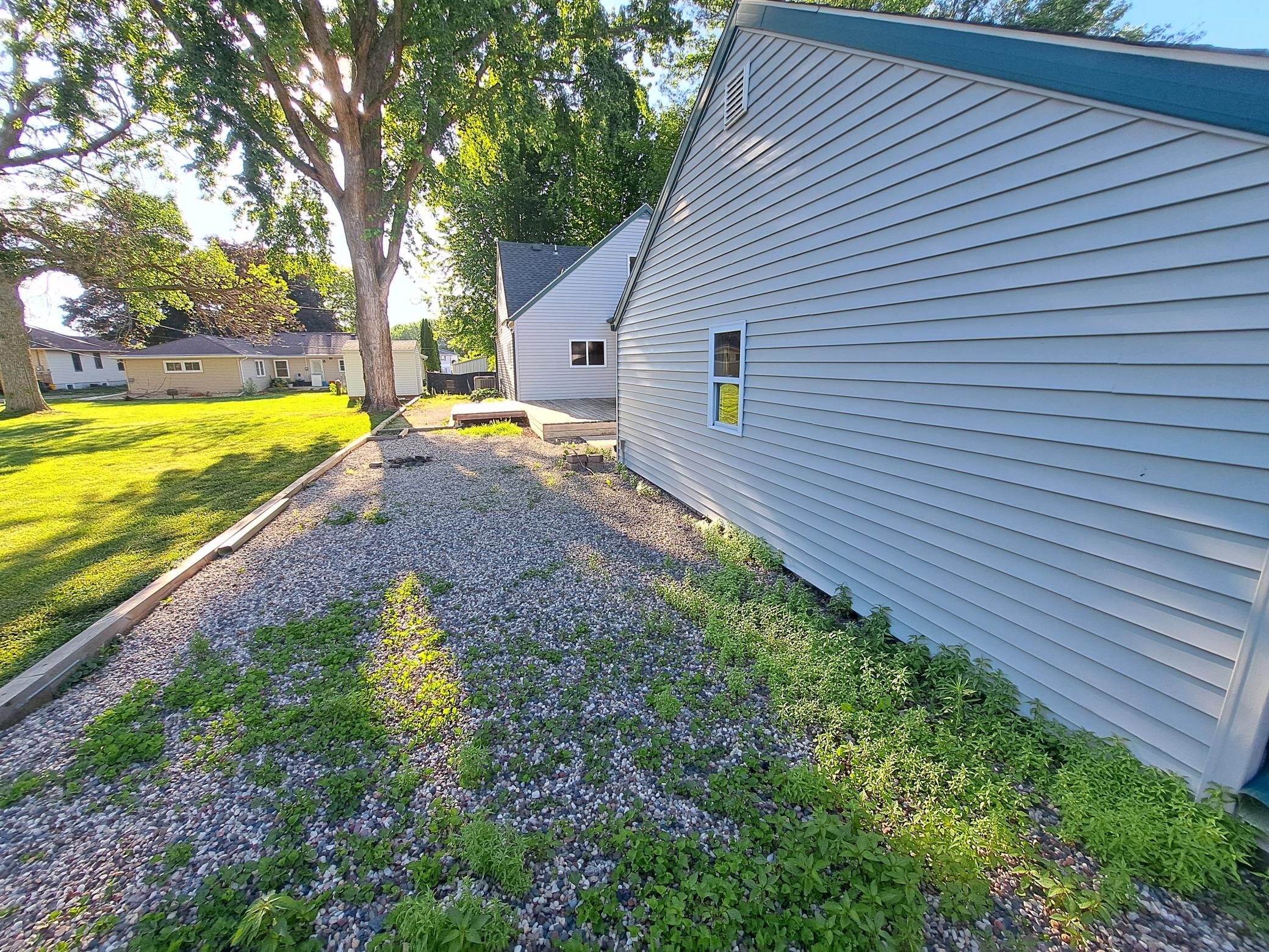 705 Glenview Drive Property Photo 4