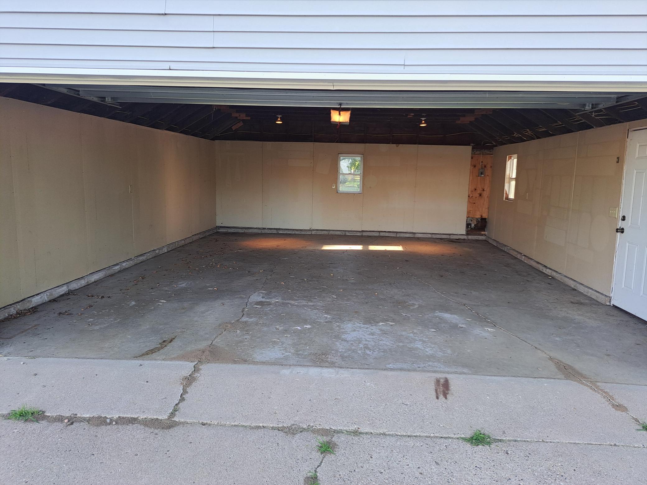 705 Glenview Drive Property Photo 6