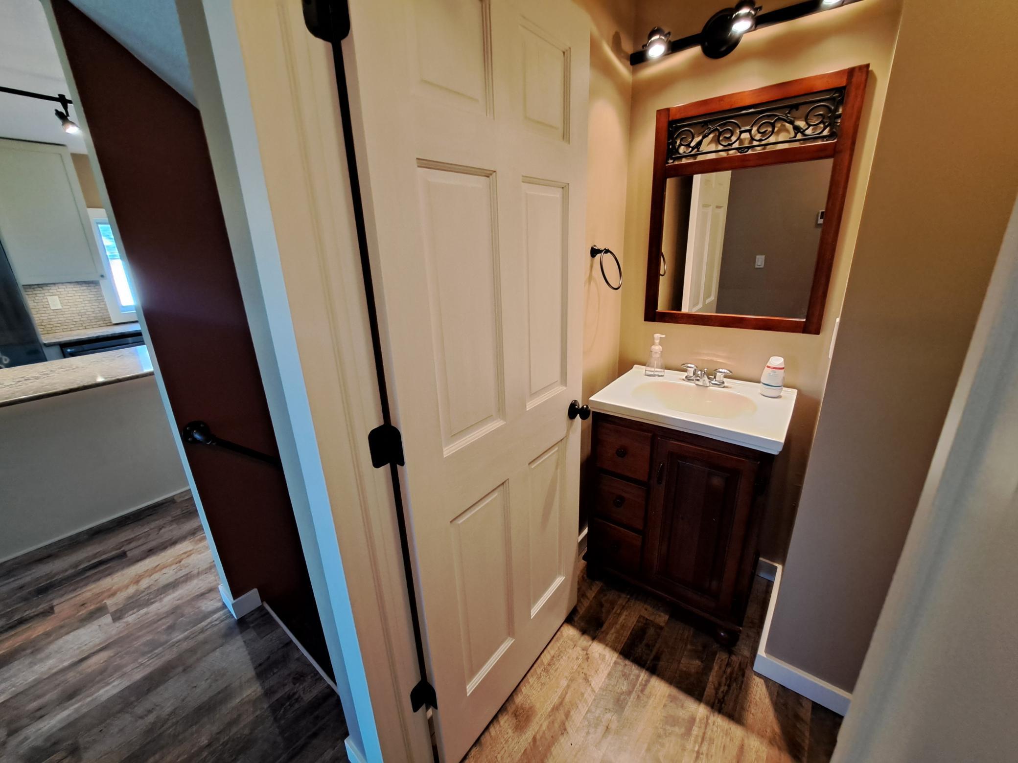705 Glenview Drive Property Photo 11