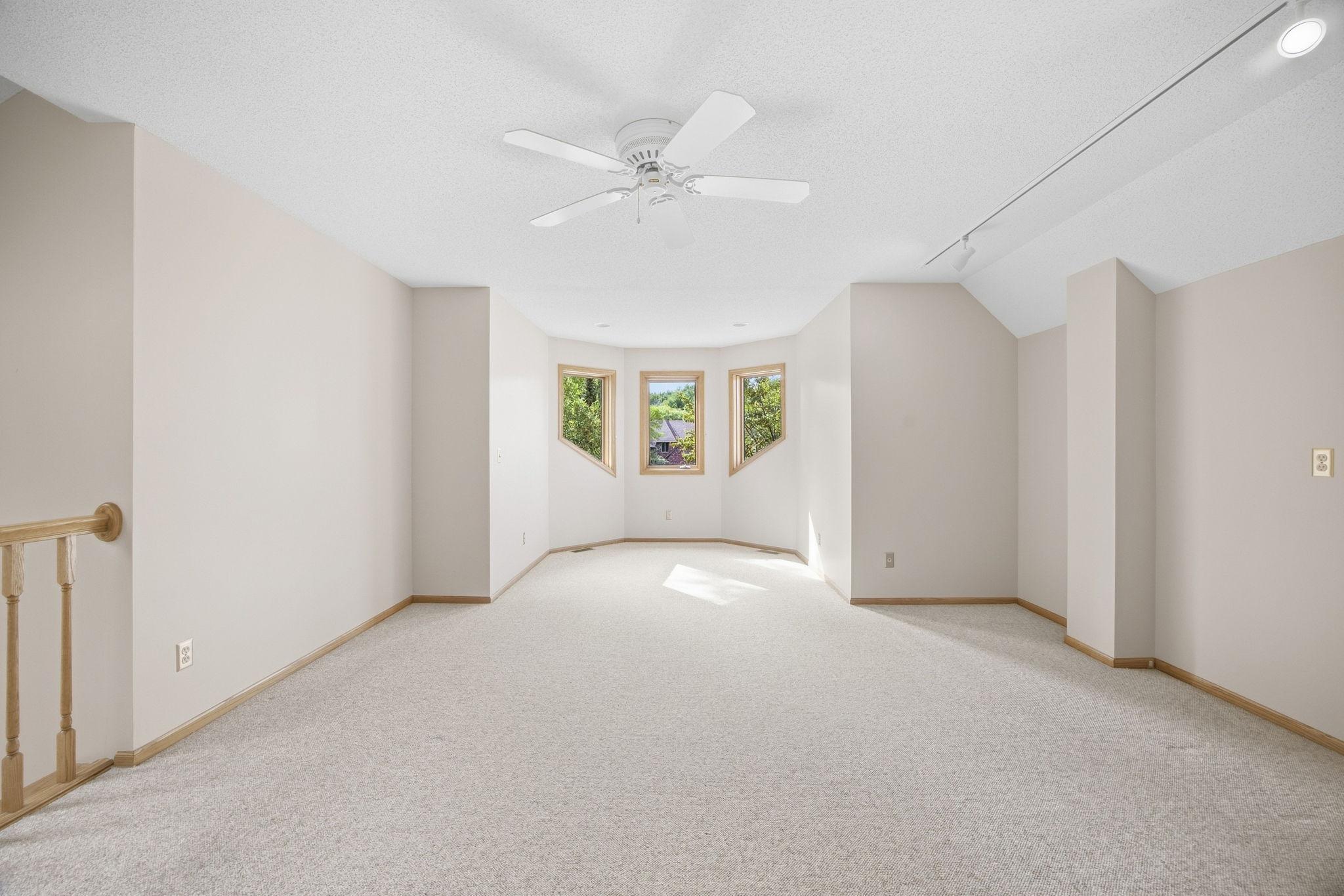4320 Vinewood Lane N Property Photo 46