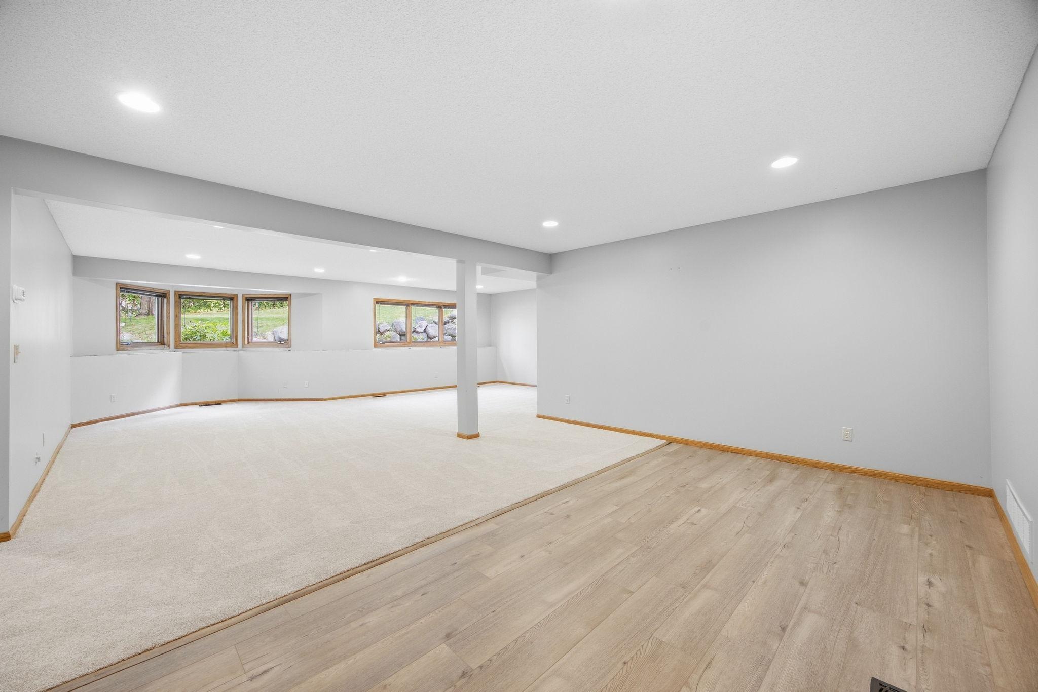 4320 Vinewood Lane N Property Photo 54