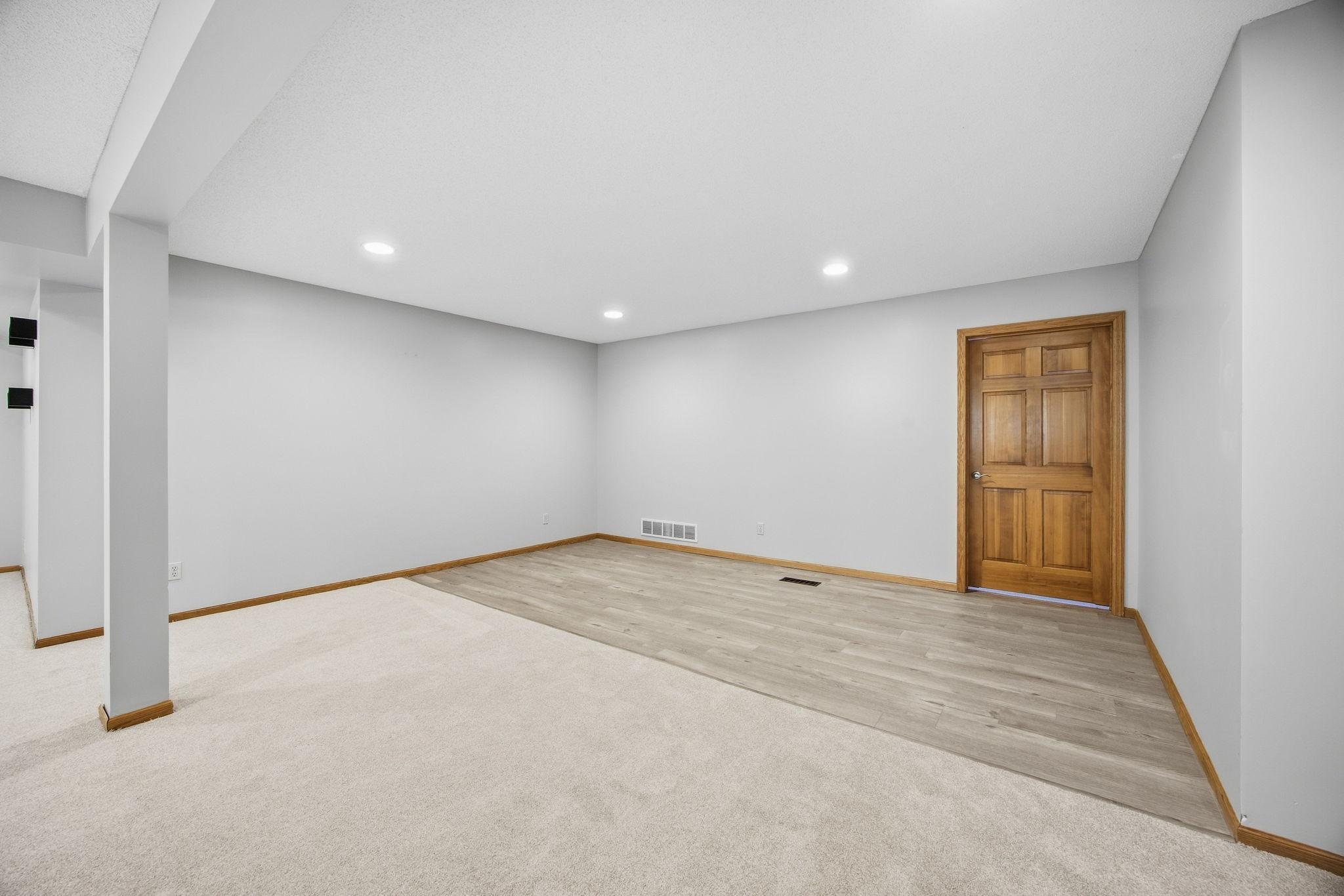 4320 Vinewood Lane N Property Photo 57