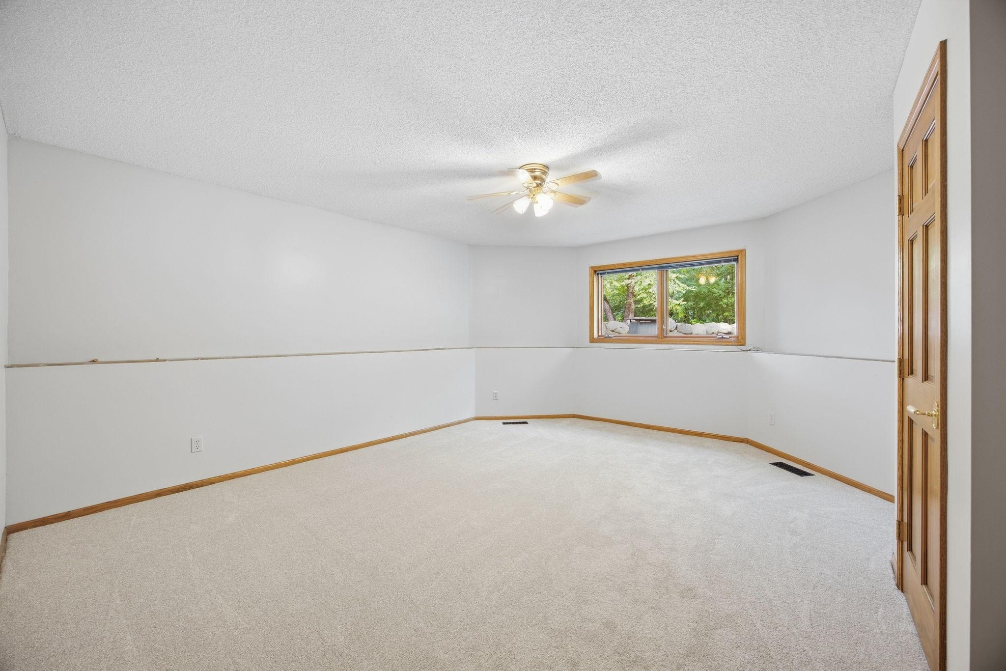 4320 Vinewood Lane N Property Photo 60