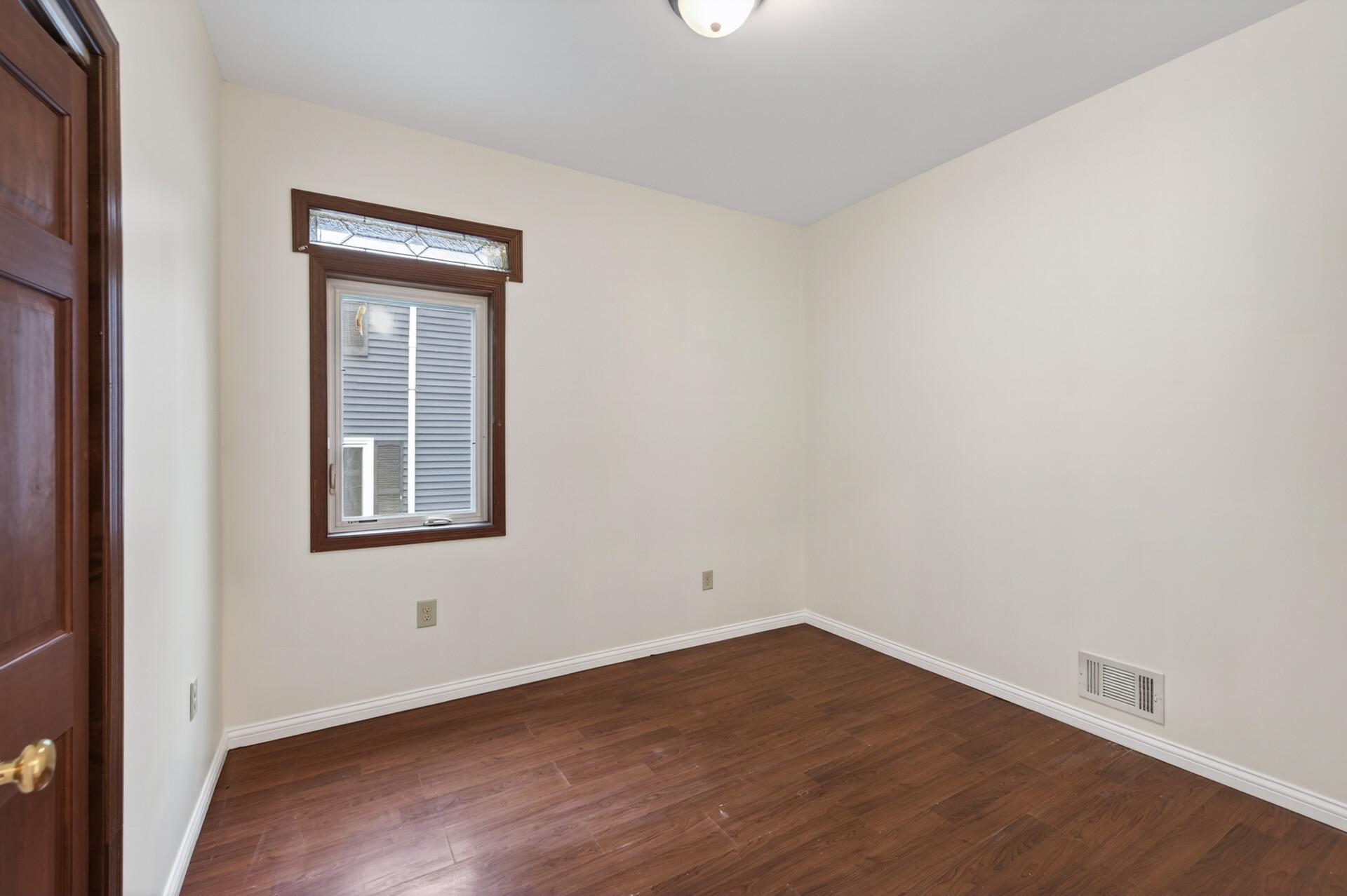 1067 Wilson Avenue Property Photo 8