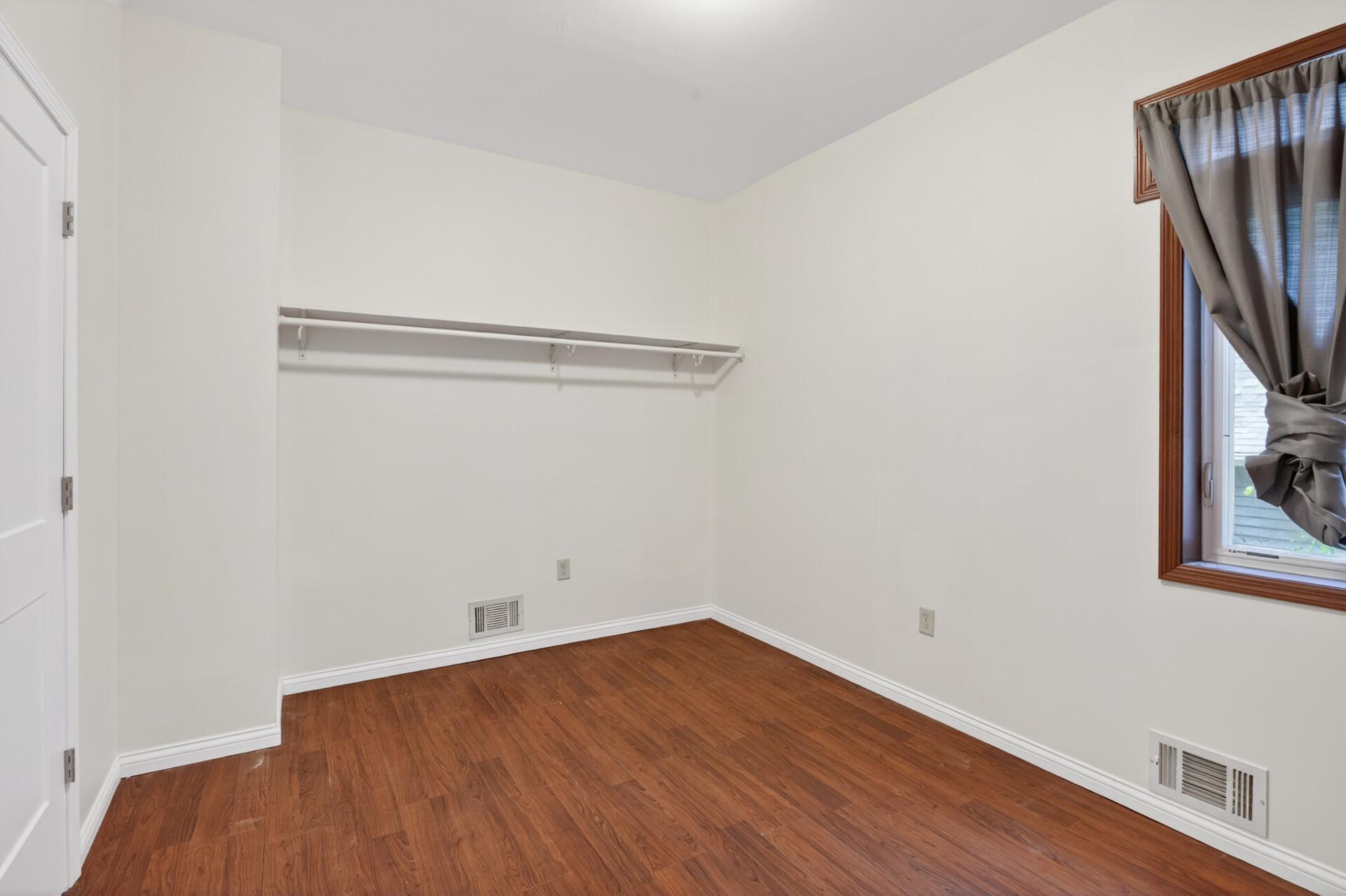 1067 Wilson Avenue Property Photo 9
