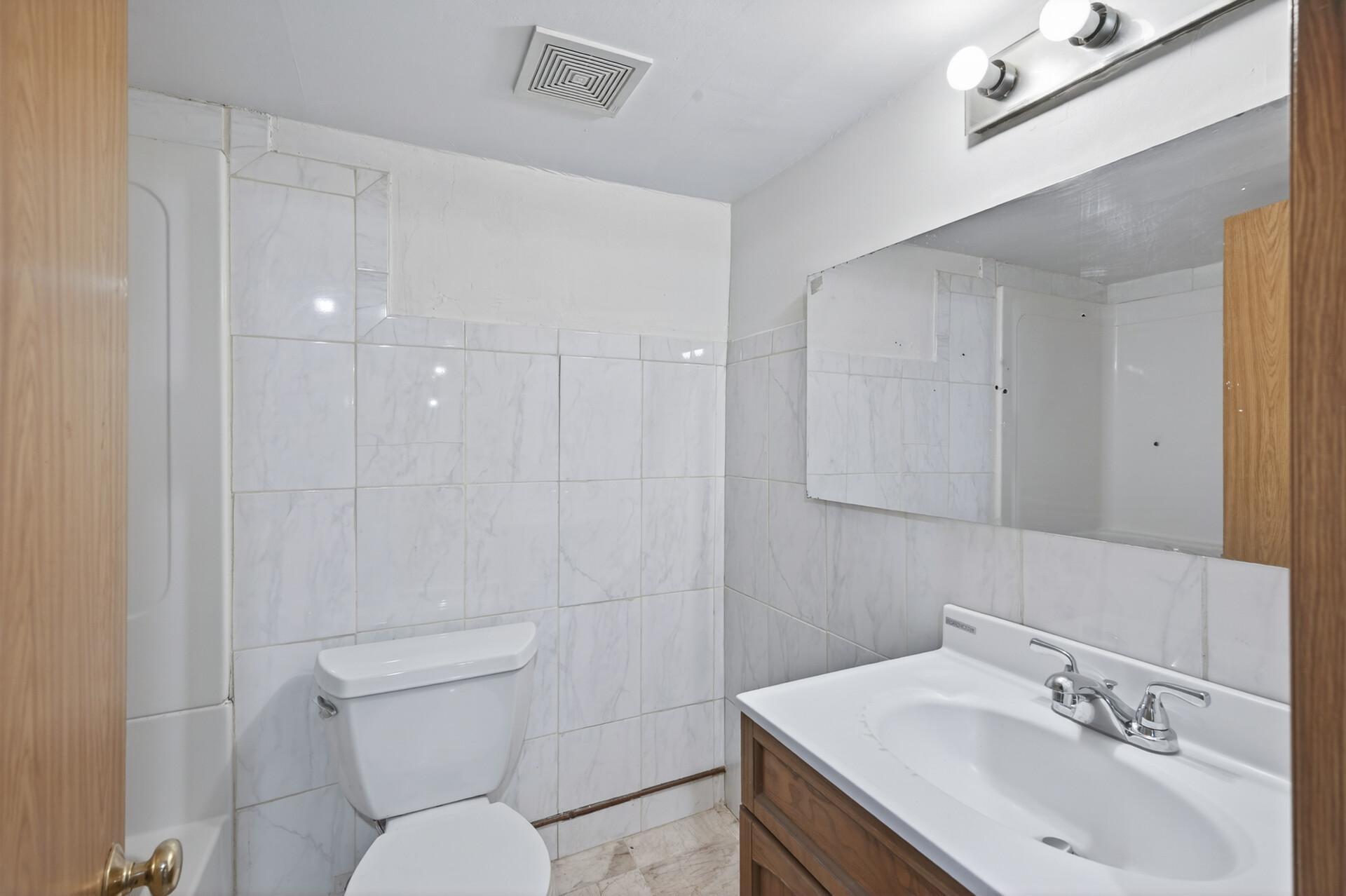 1067 Wilson Avenue Property Photo 15