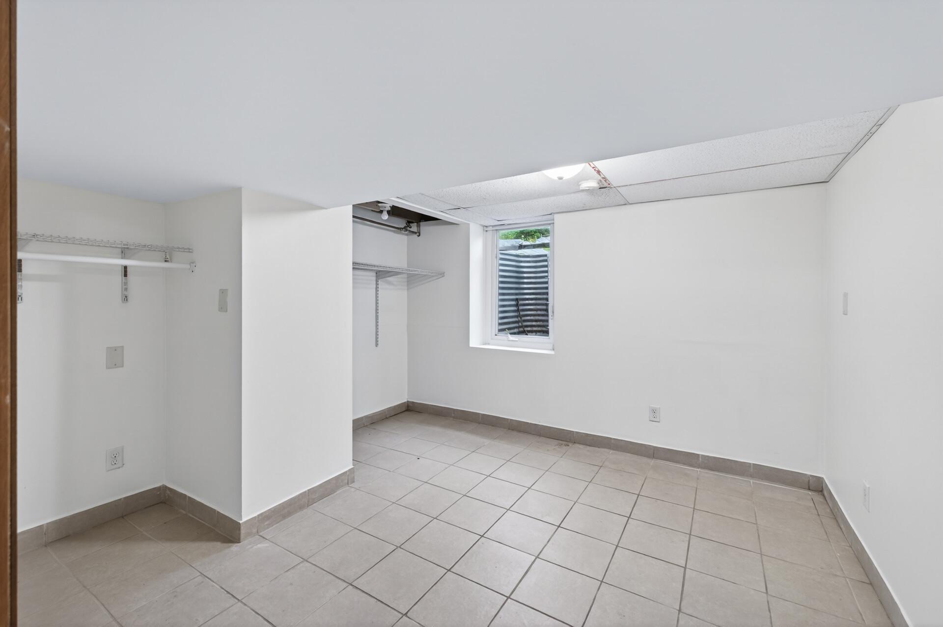 1067 Wilson Avenue Property Photo 16
