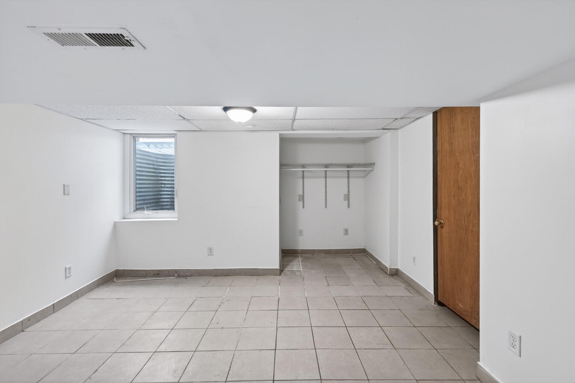 1067 Wilson Avenue Property Photo 17
