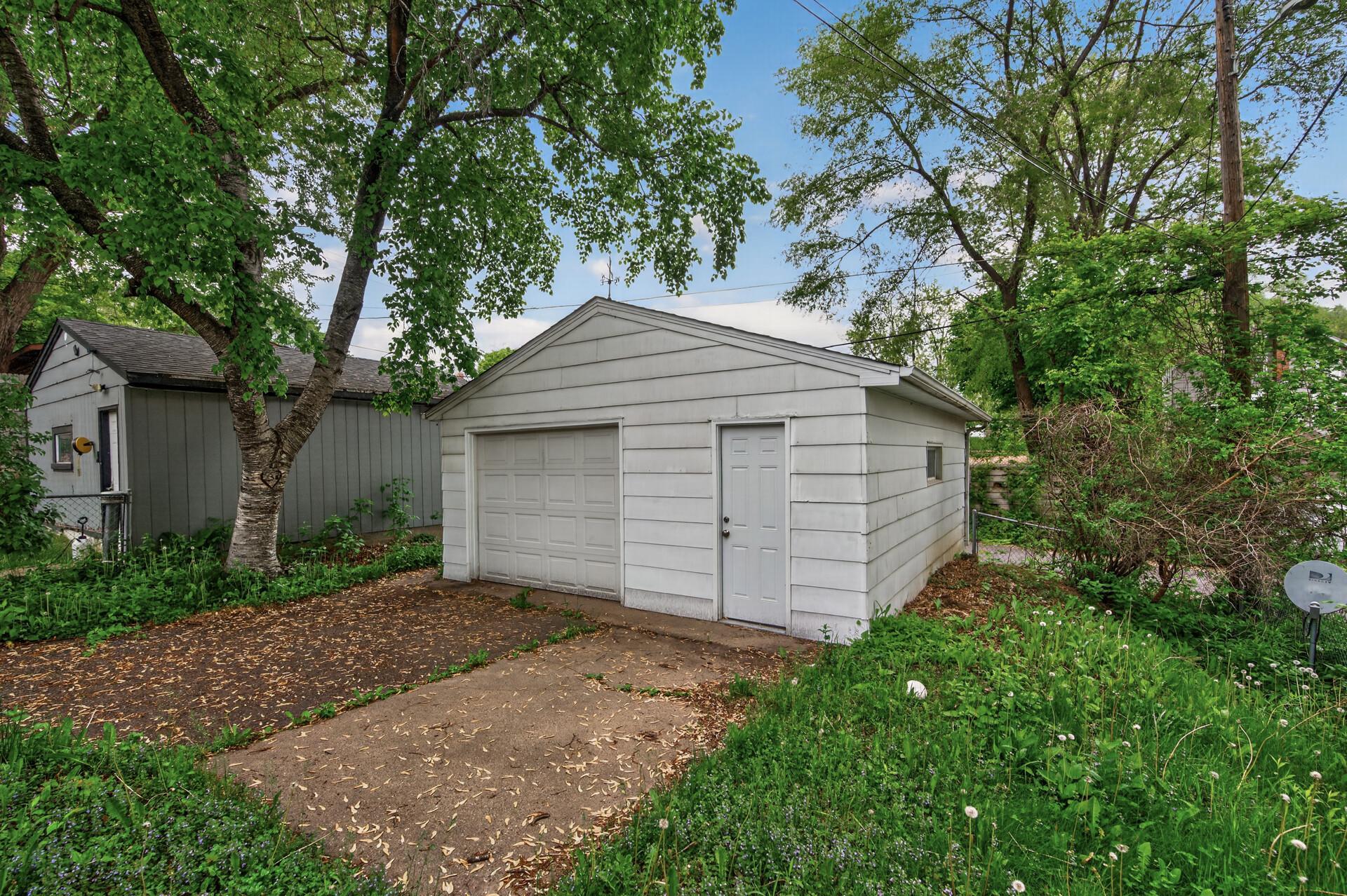 1067 Wilson Avenue Property Photo 22