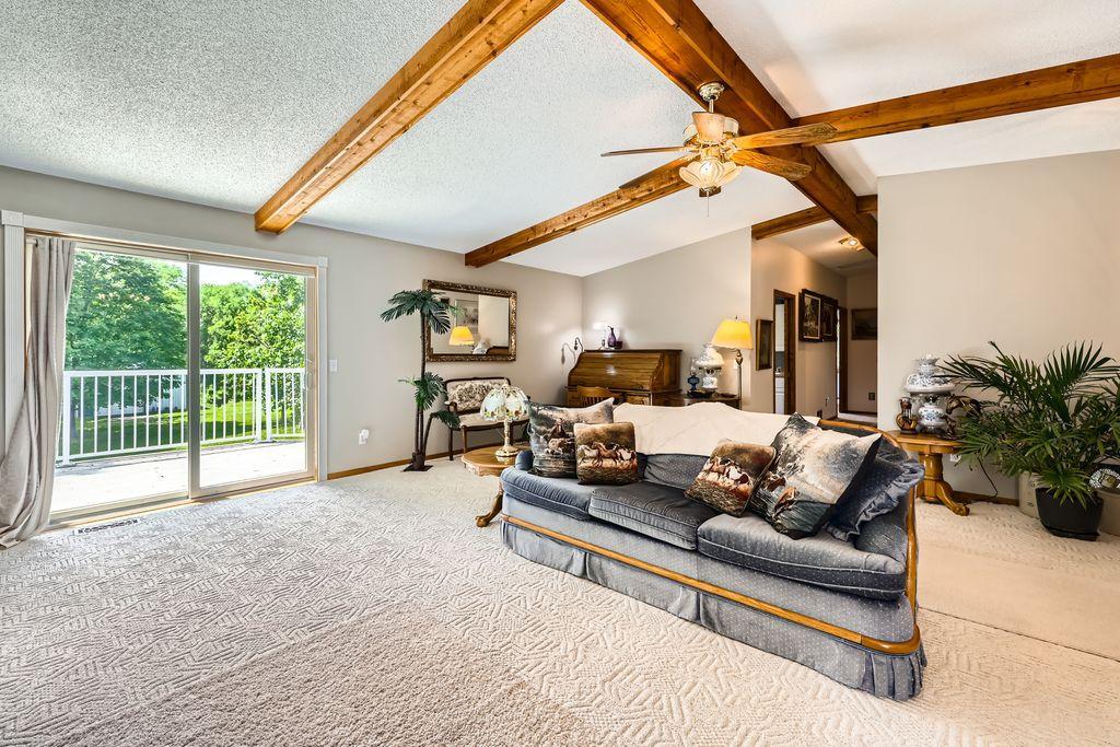 14890 Country Road Property Photo 6