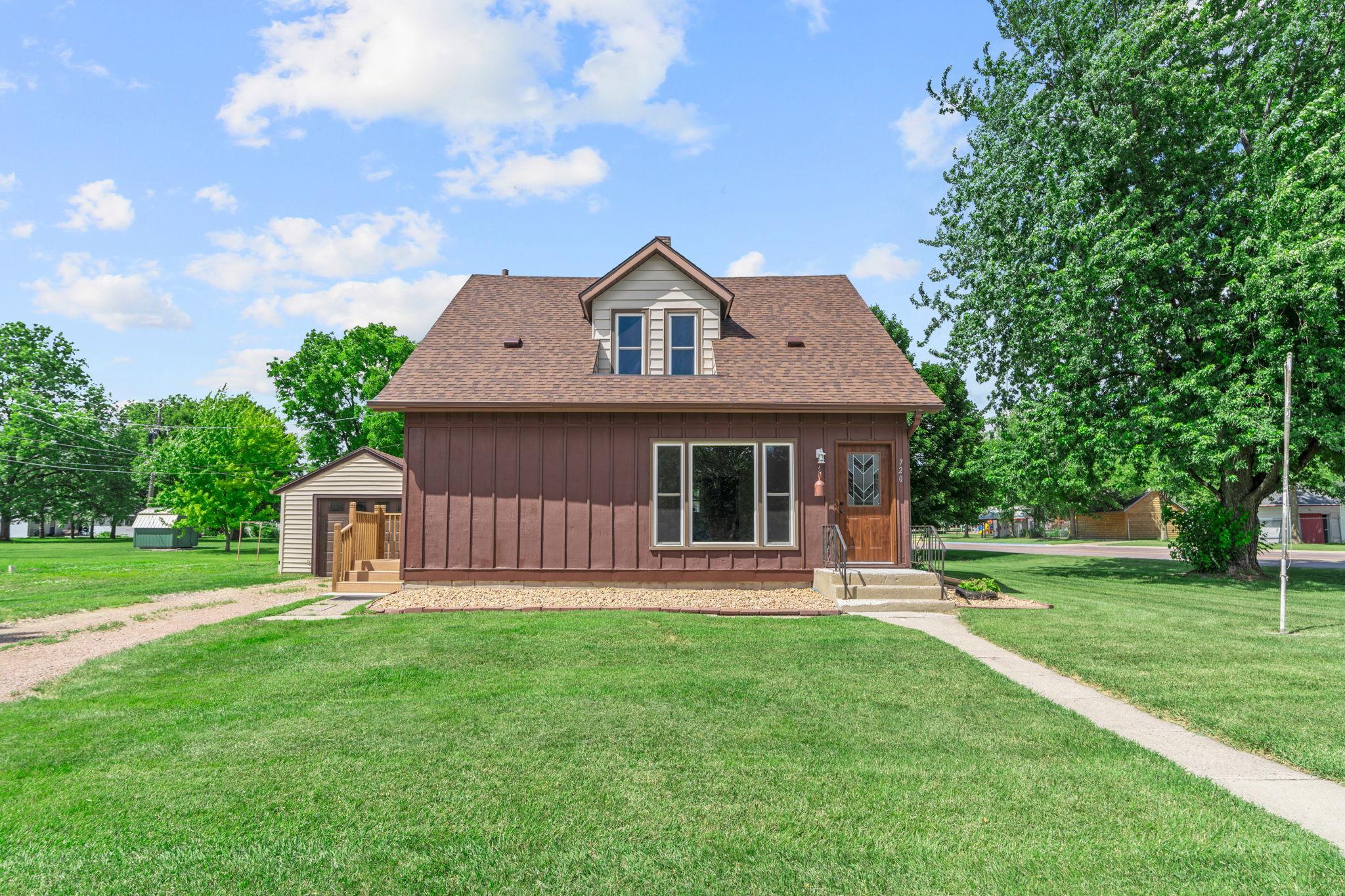 720 Fir Avenue Property Photo 3