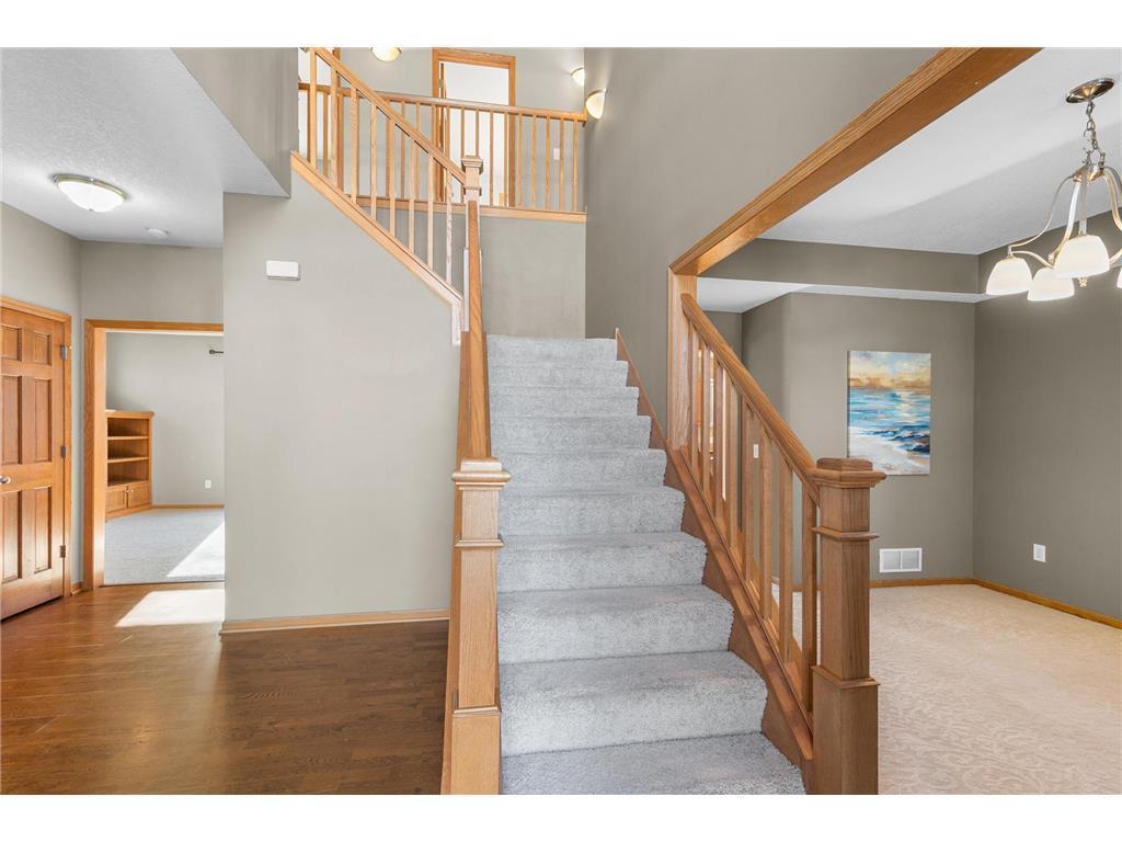 10543 Noble Circle N Property Photo 3