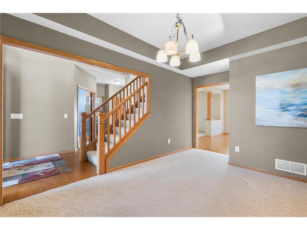 10543 Noble Circle N Property Photo 6