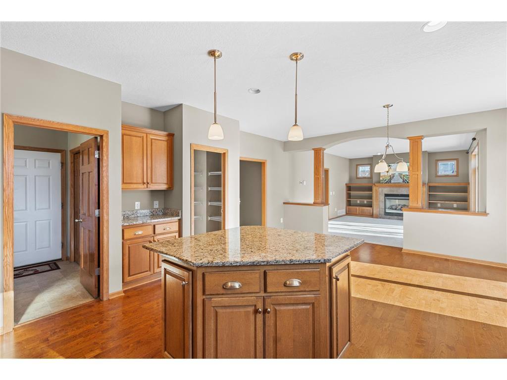 10543 Noble Circle N Property Photo 9