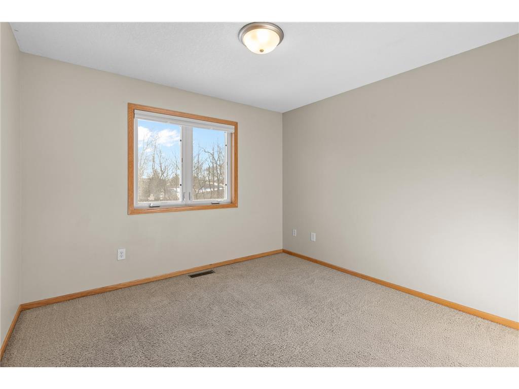 10543 Noble Circle N Property Photo 16