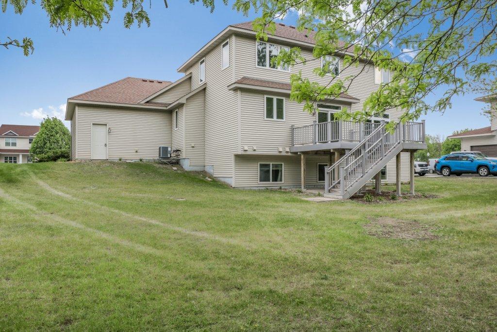 10543 Noble Circle N Property Photo 23