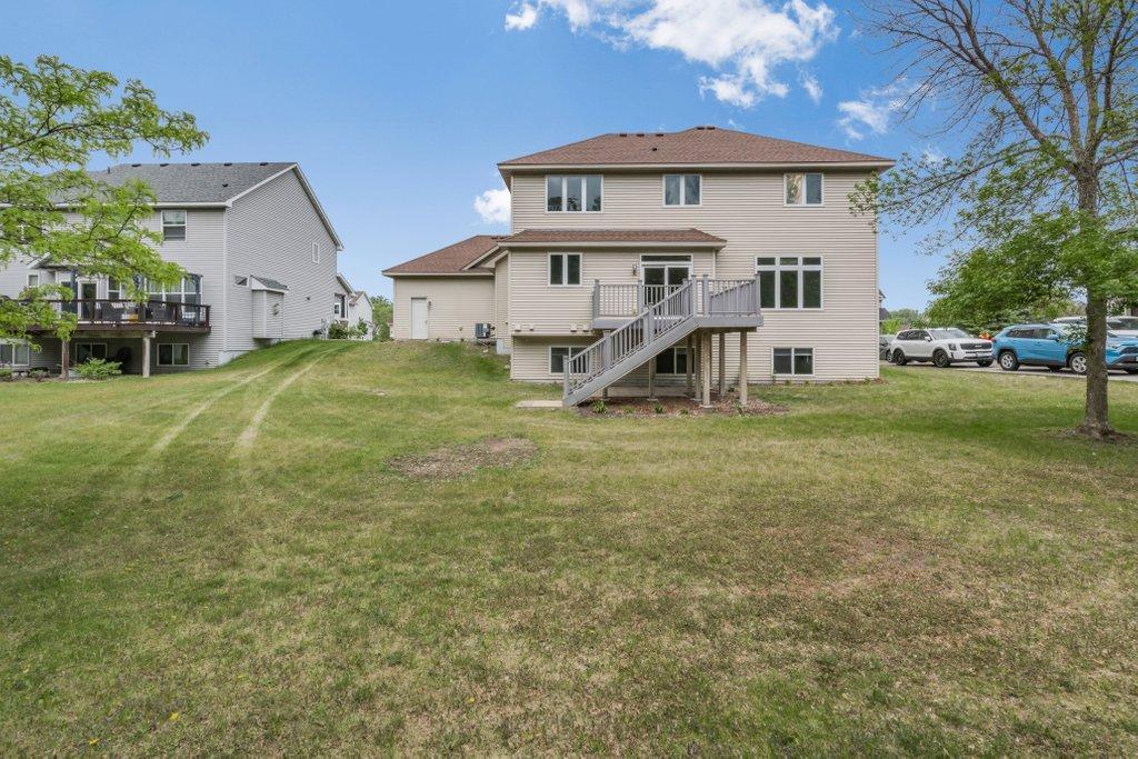 10543 Noble Circle N Property Photo 24