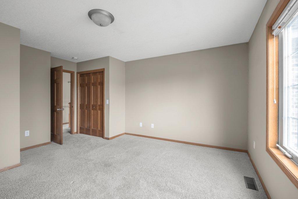 10543 Noble Circle N Property Photo 33