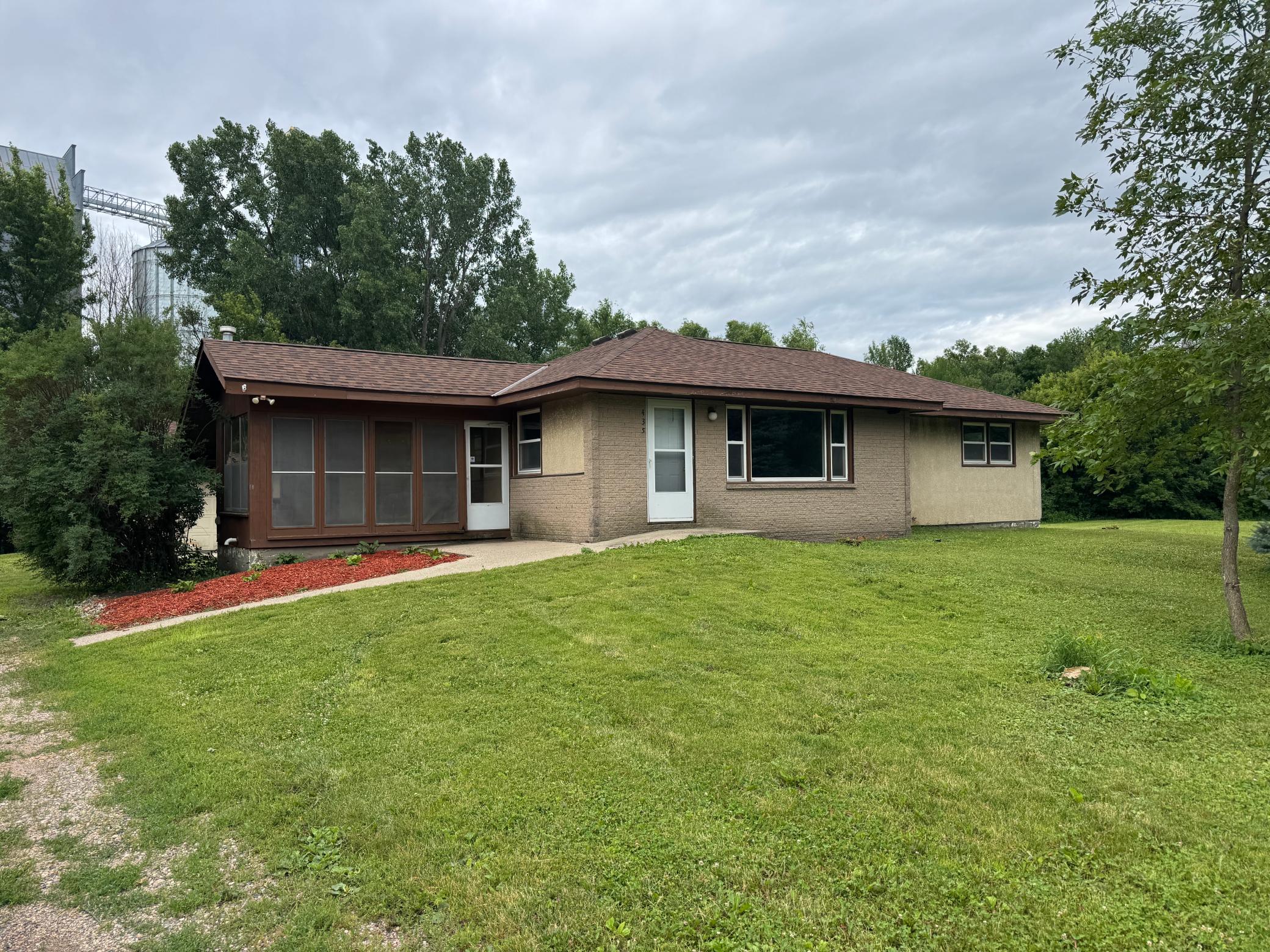 435 W Ottawa Street Property Photo 1