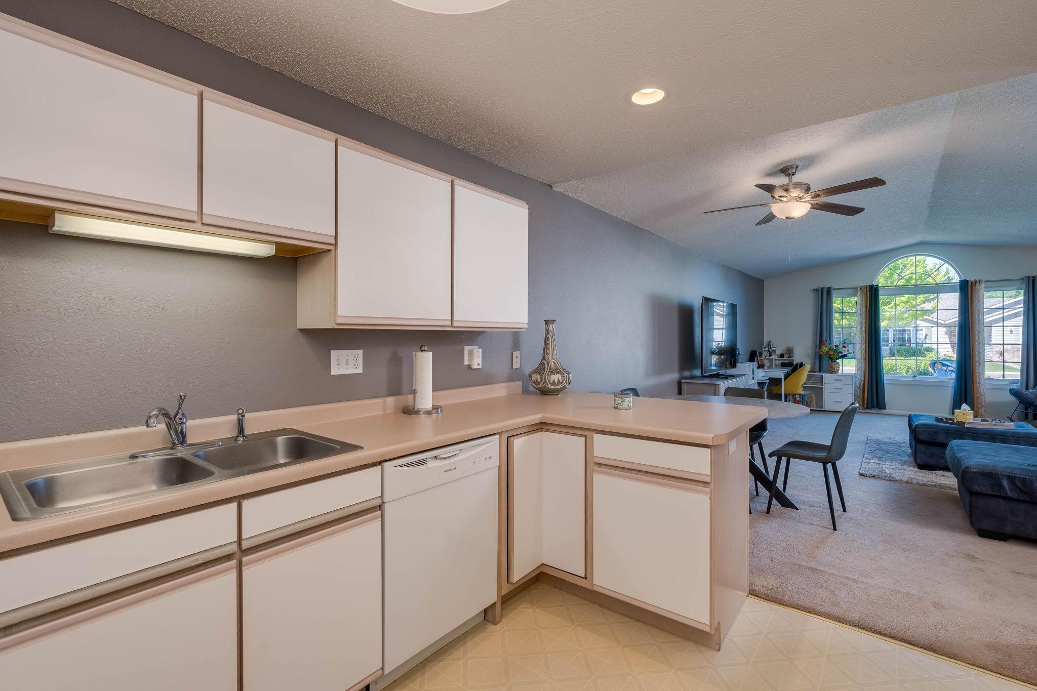 150 Oxford Path Property Photo 12