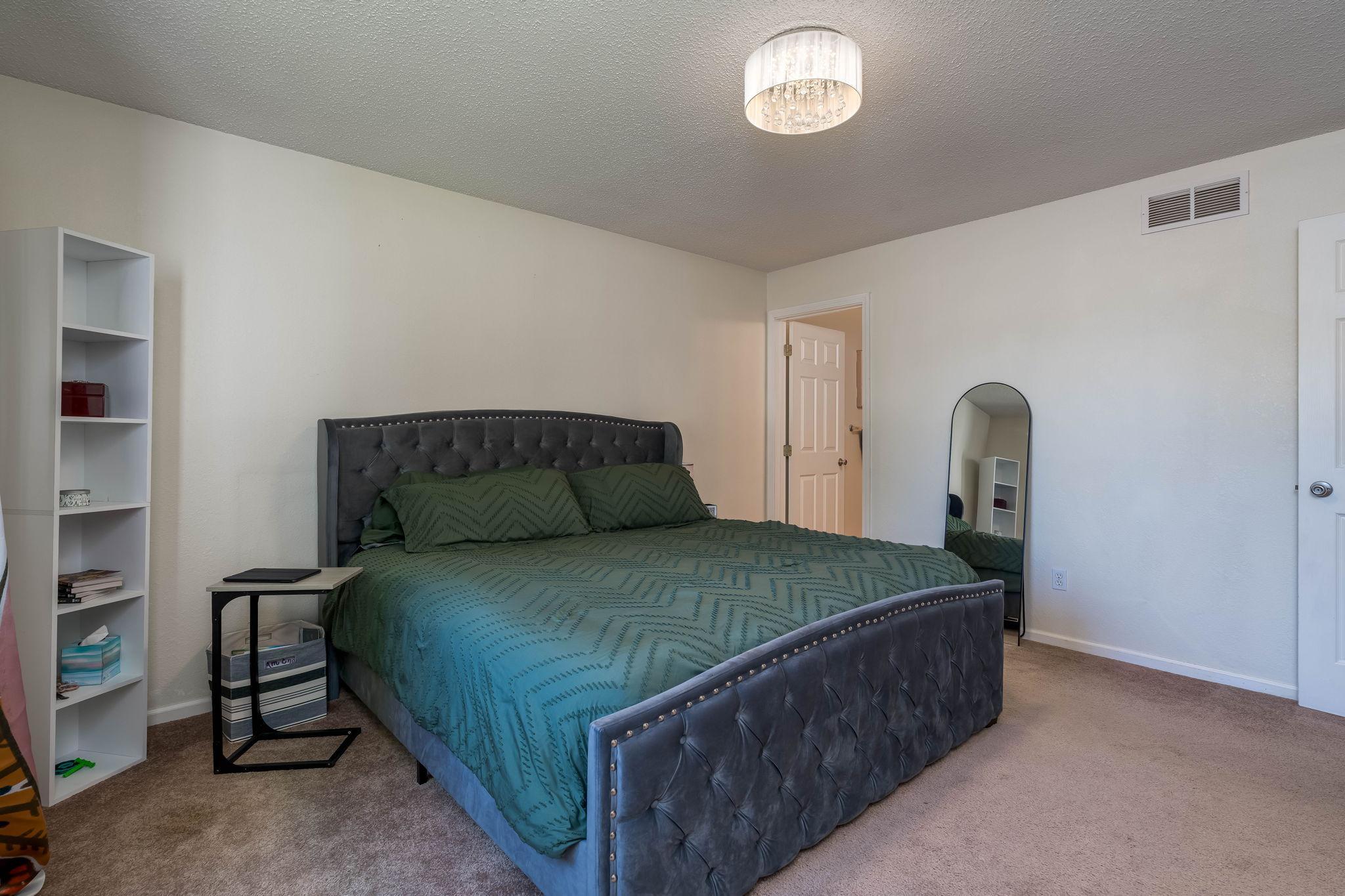 150 Oxford Path Property Photo 15